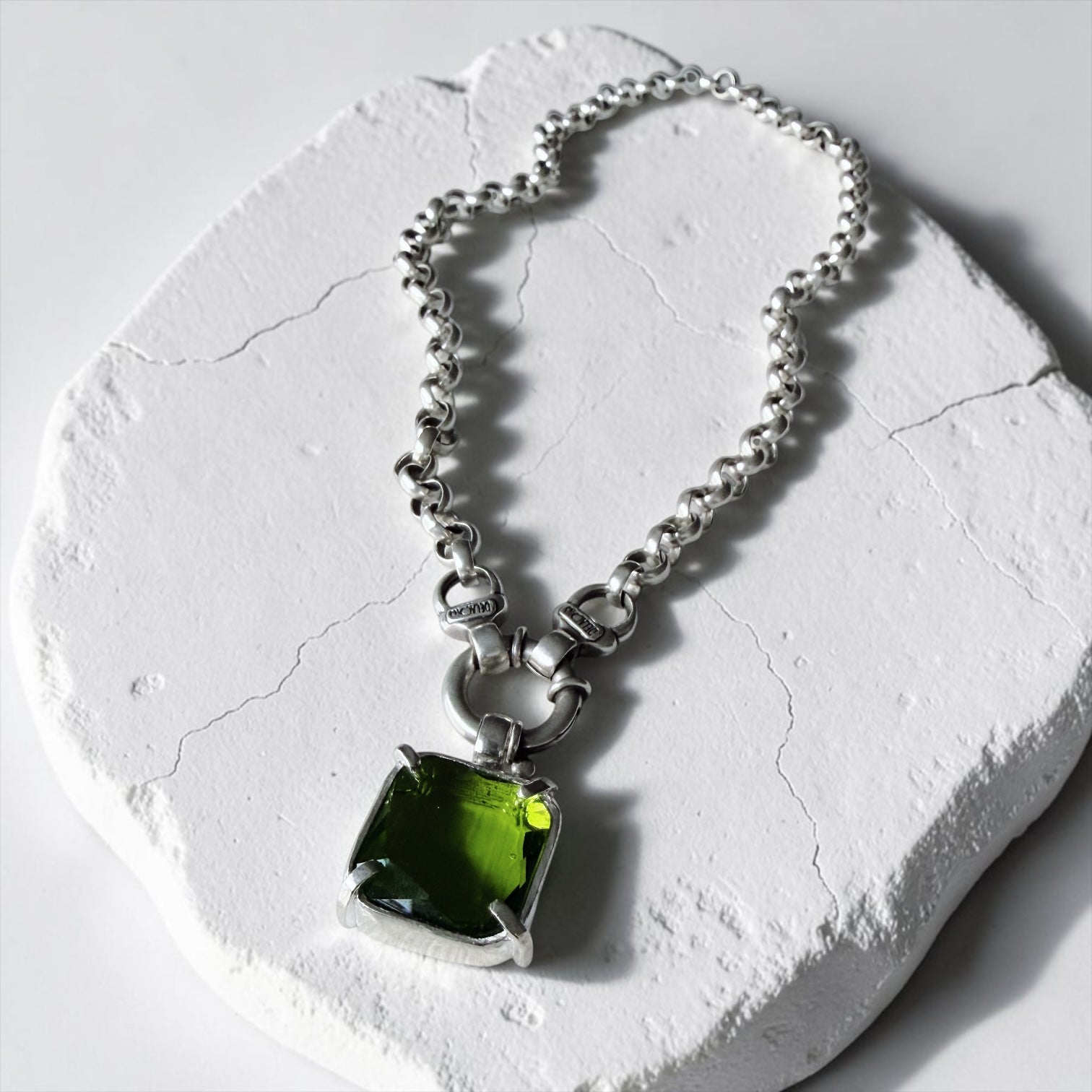 Colgante Soberana - Varias Piedras
