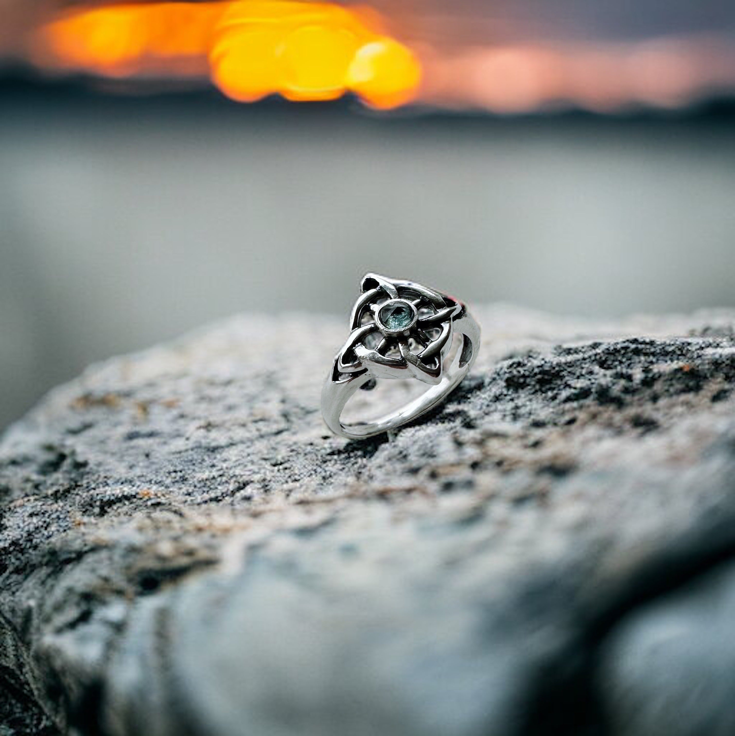 Anillo Nudo de Bruja