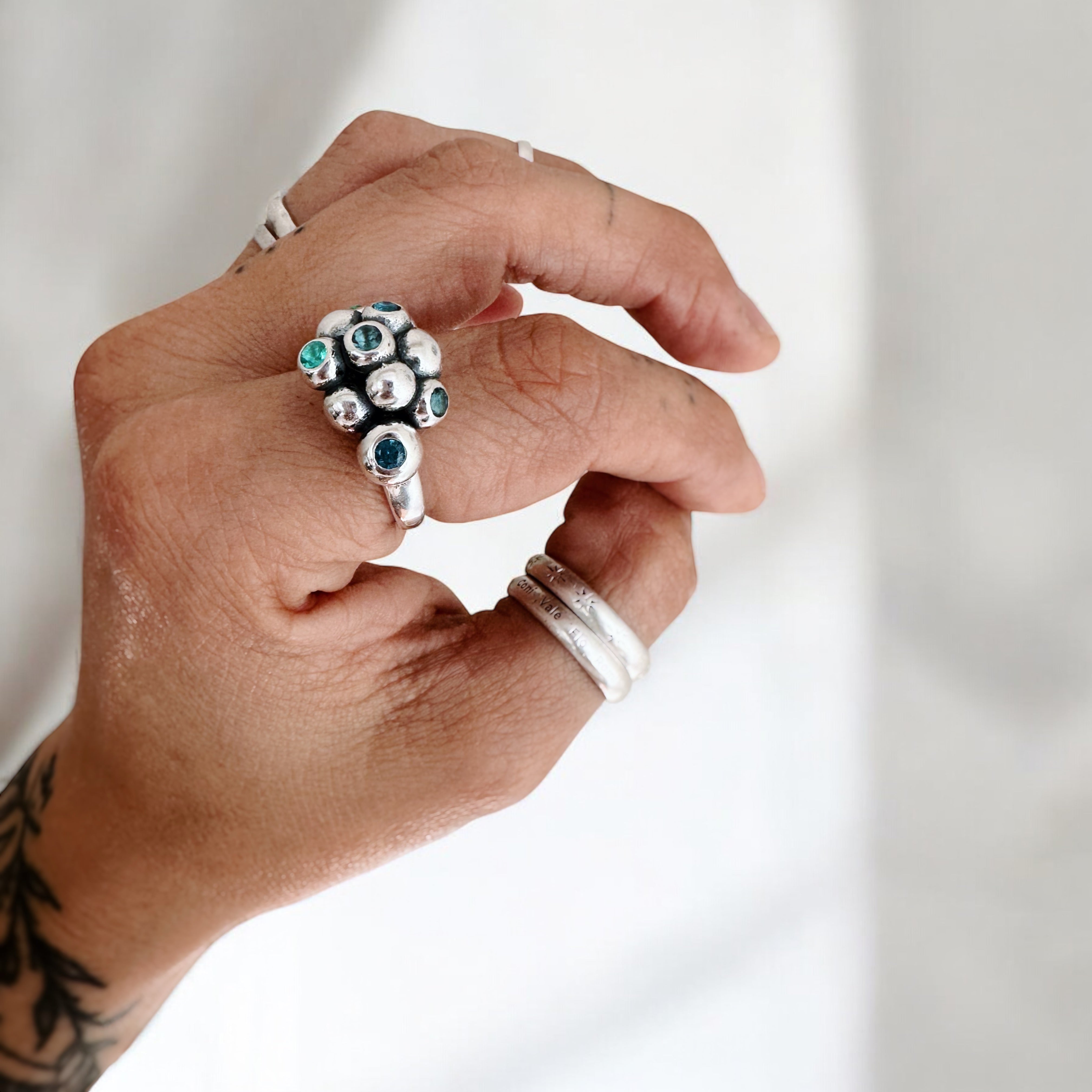 Anillo Alicia