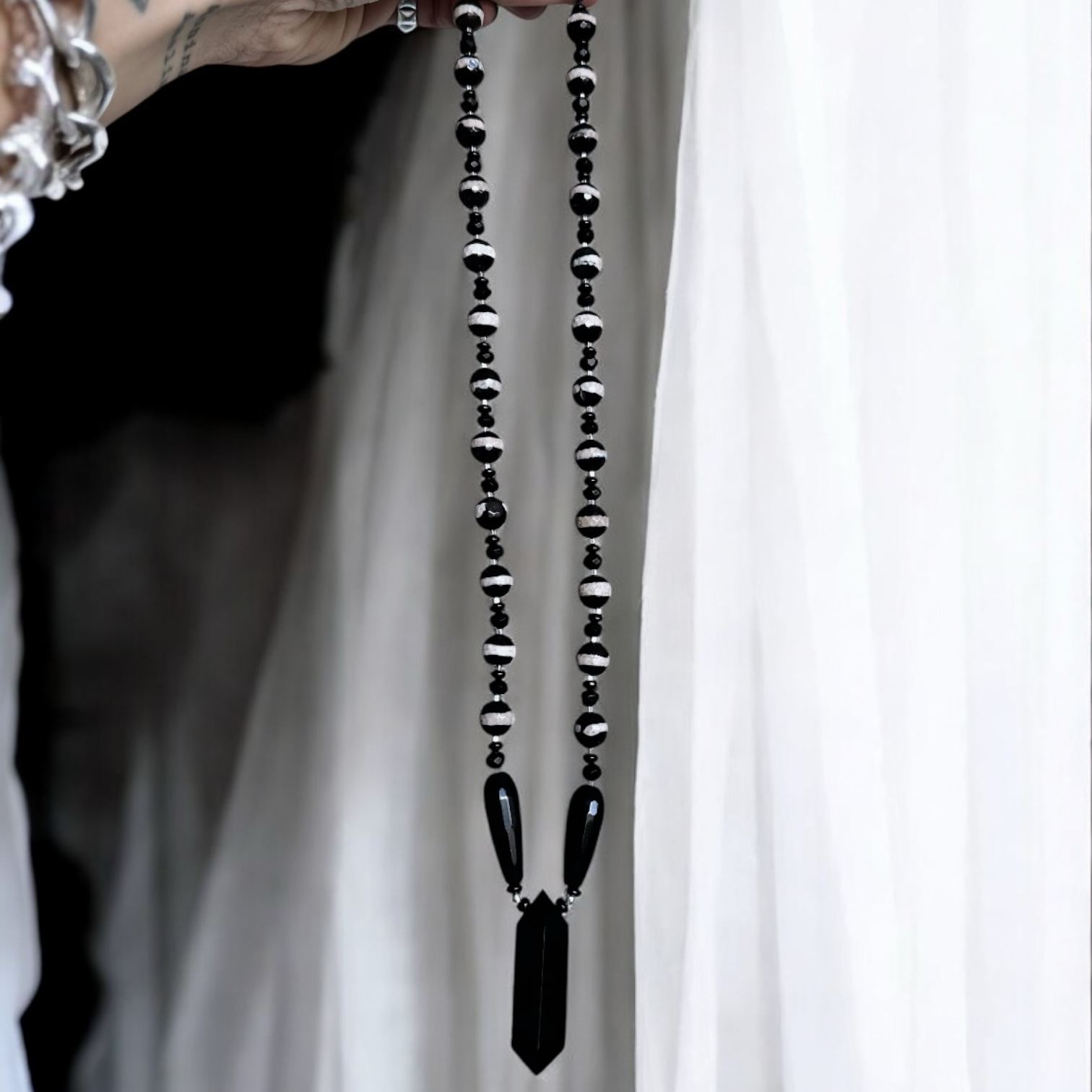 Collar Tibetano - Cisne Negro