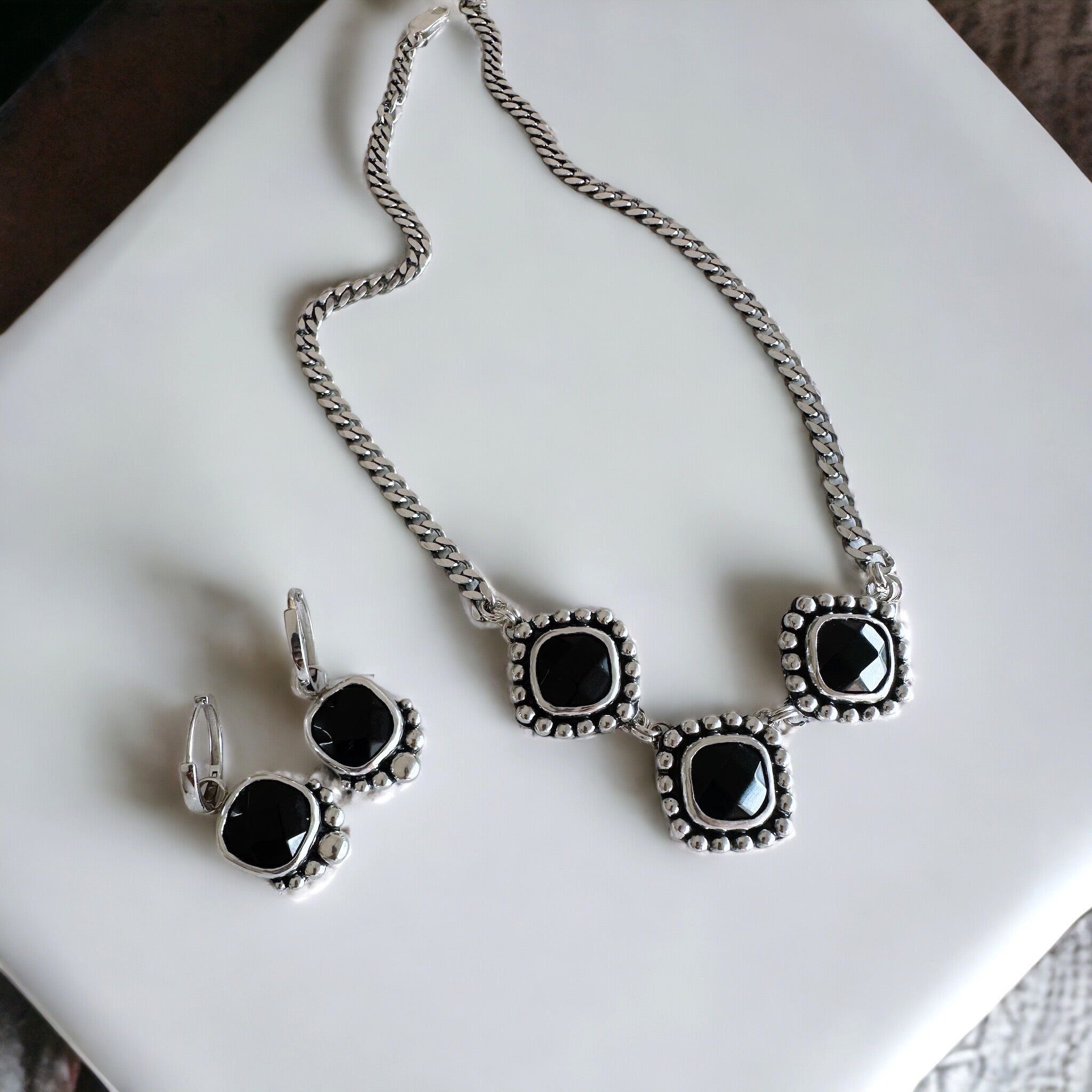 Conjunto Collar y Aros RosaMari Onix - PREVENTA