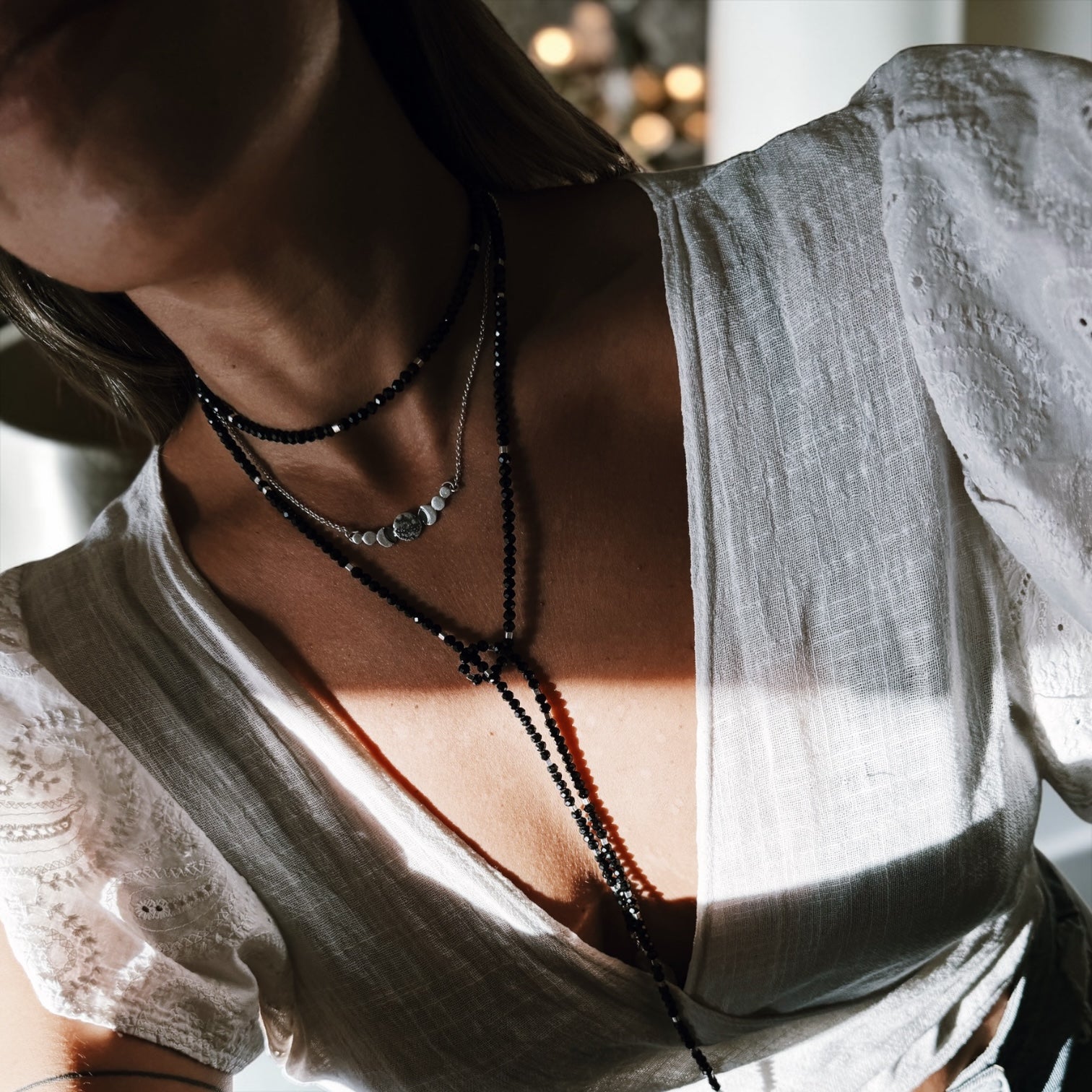 Collar Black Silk ~ Espinela y Perlas Barrocas