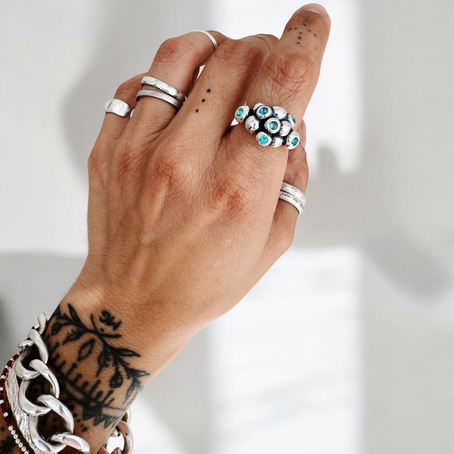 Anillo Alicia