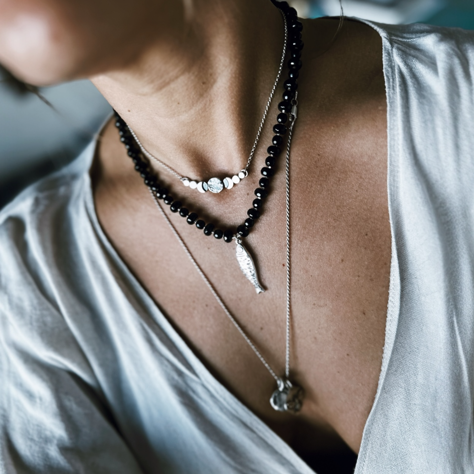 Collar “The Fish Charm & Onix”