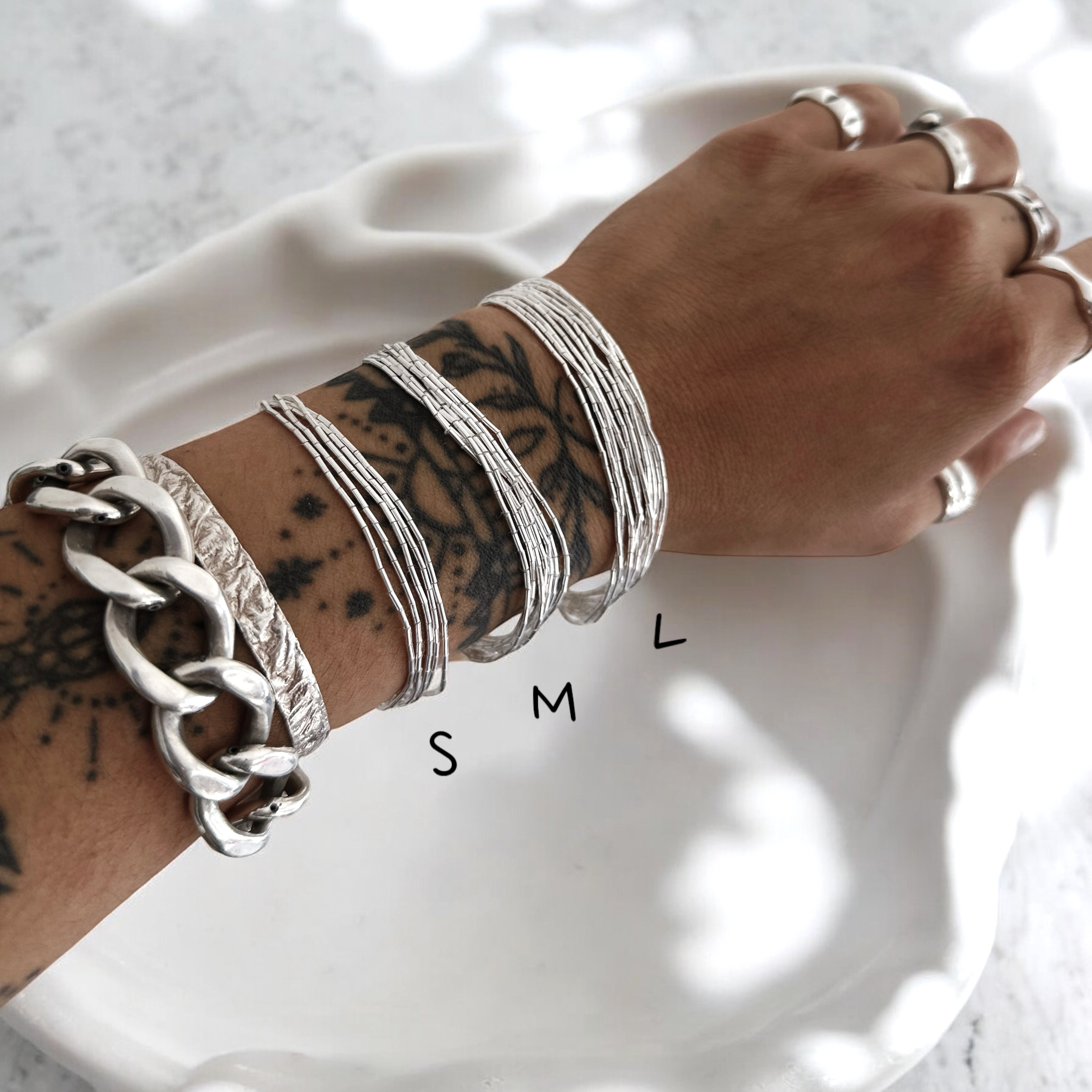 Pulsera Mostacillas Hilos de Plata