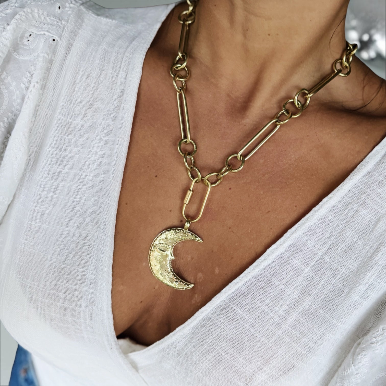 Colgante Luna Carnavalera
