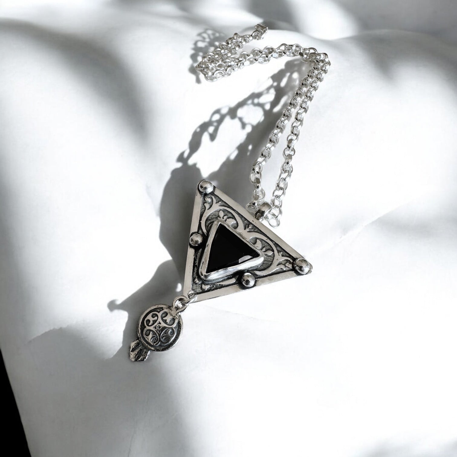 Colgante Triángulo Komodo - Black Night