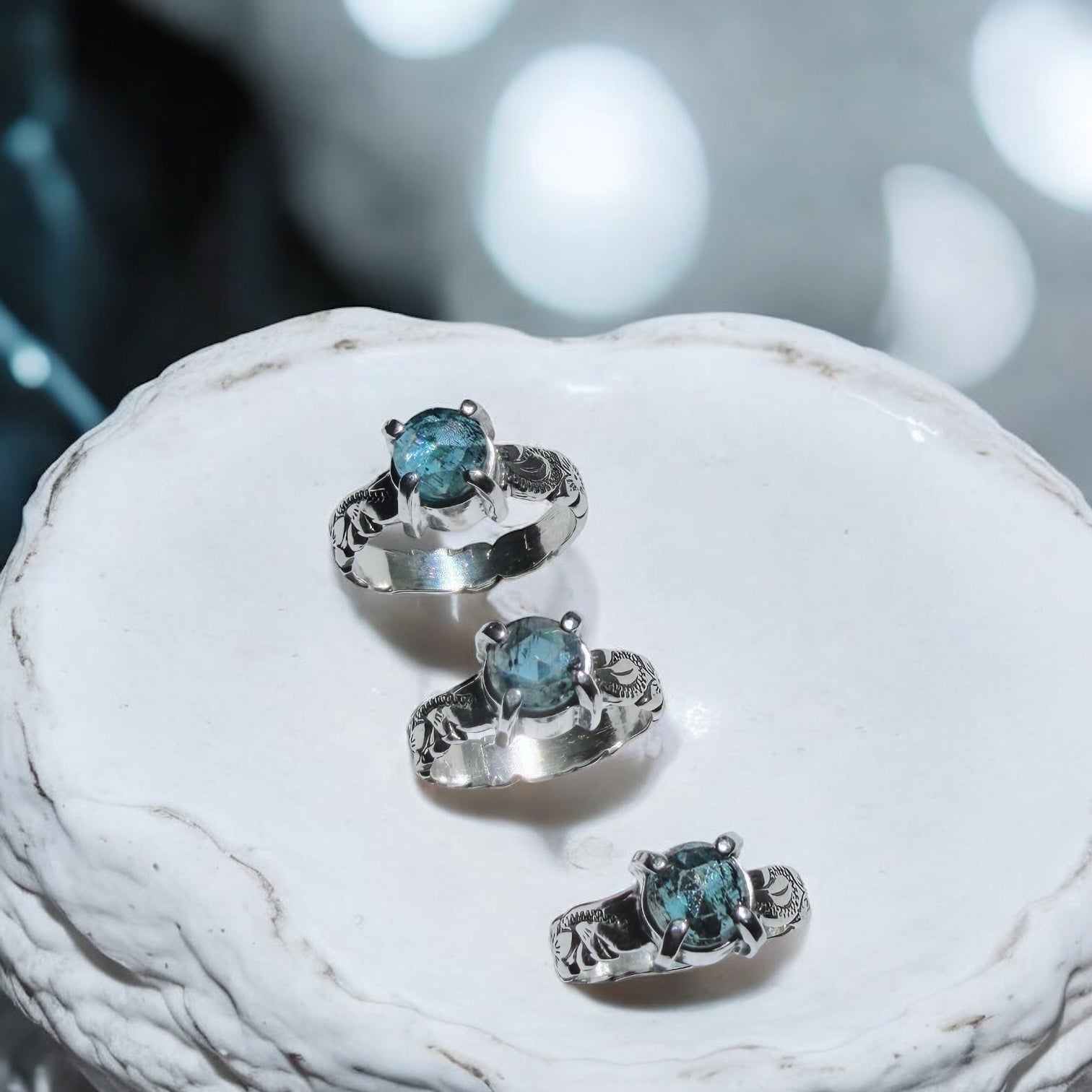 Anillo Magnolia Grifas - Cianita