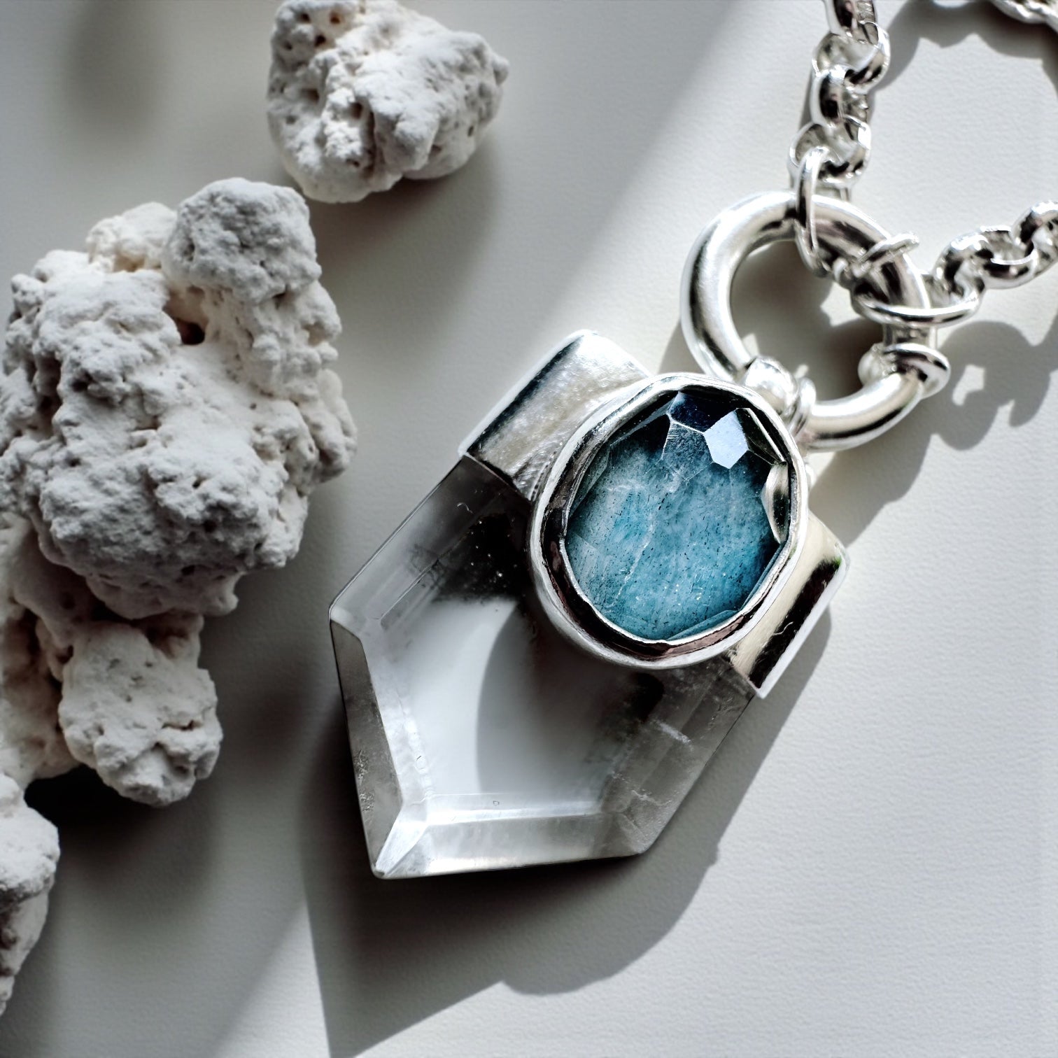 Colgante Prisma Escudo - I