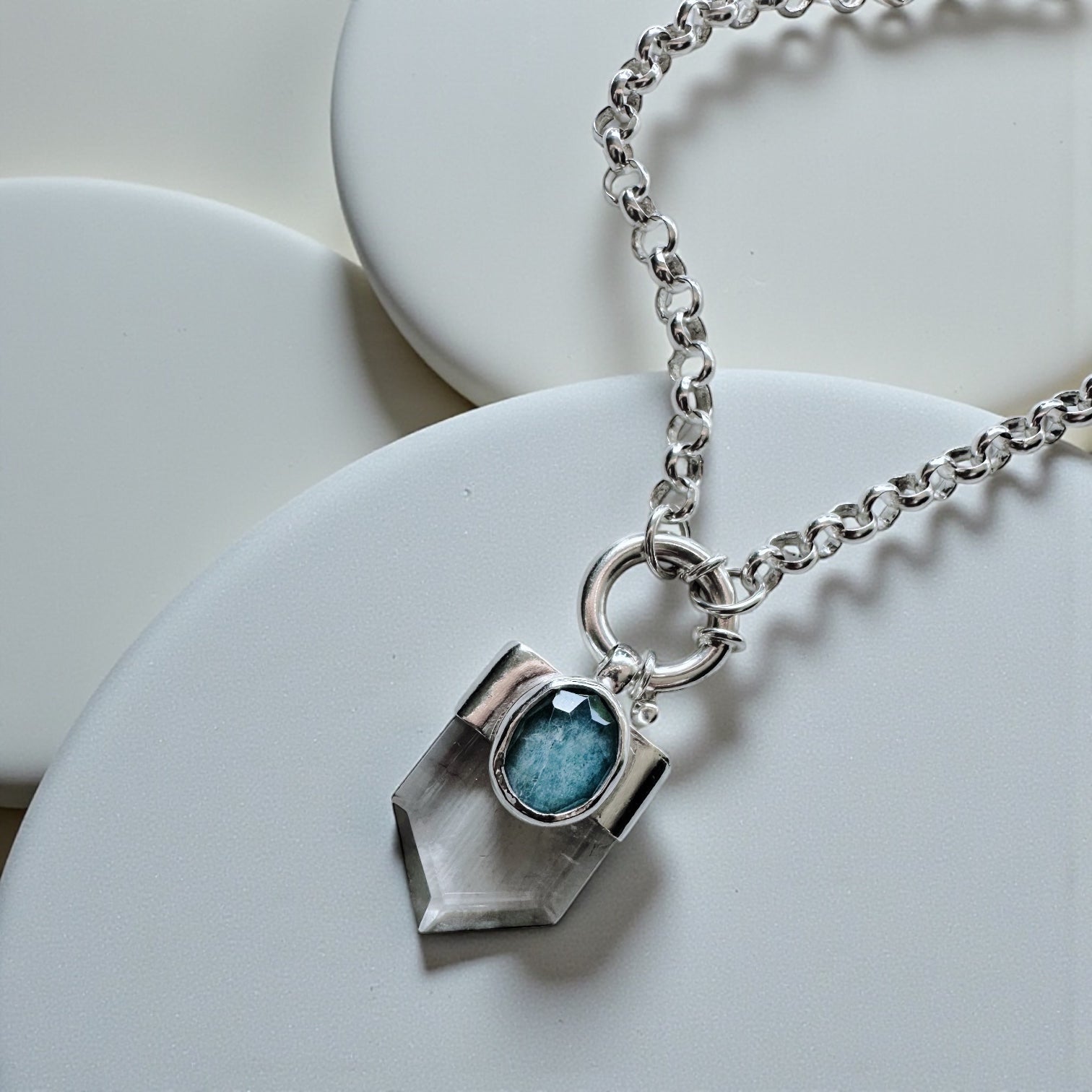 Colgante Prisma Escudo - I