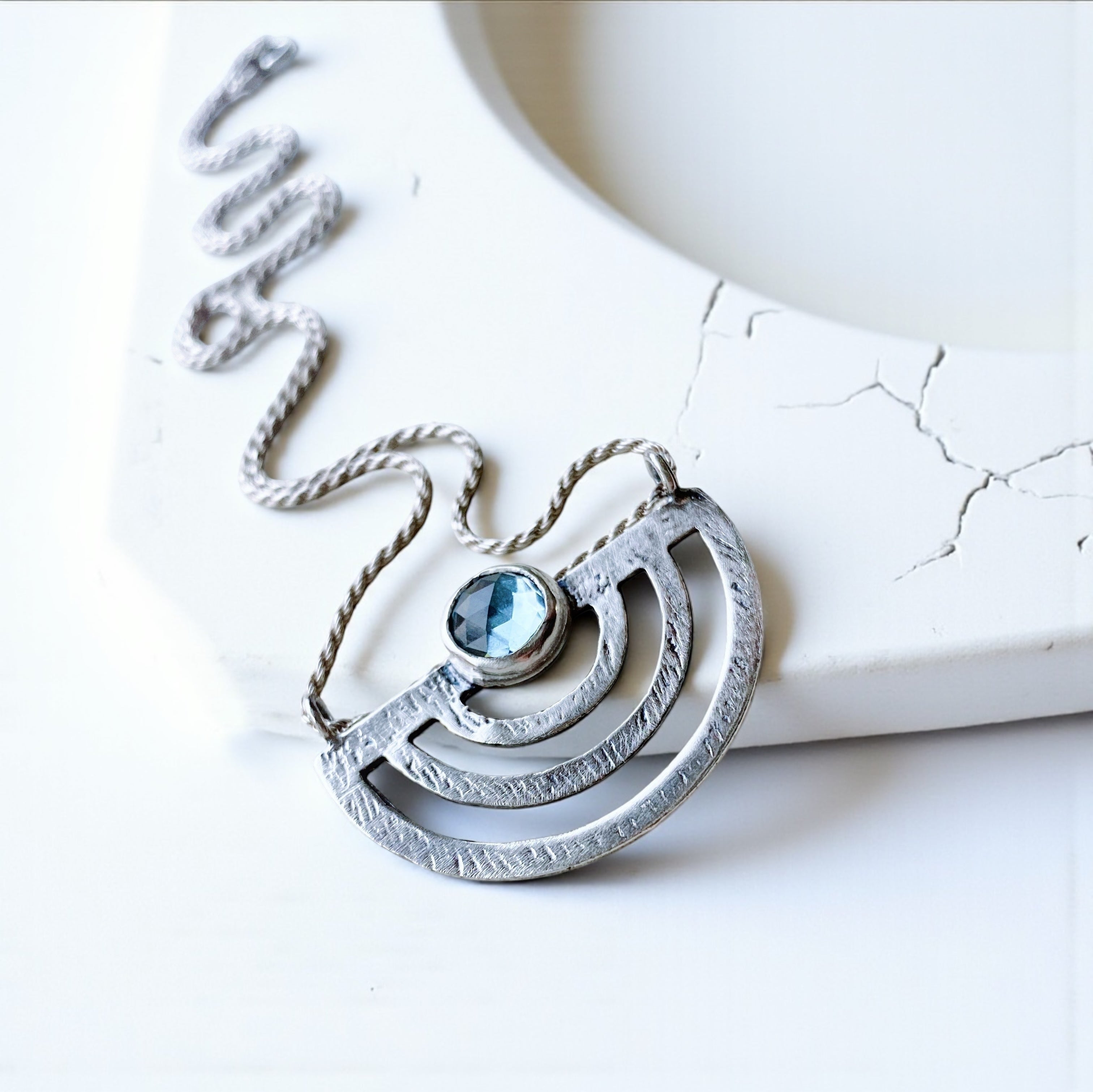 Collar Saturno - Varias Piedras