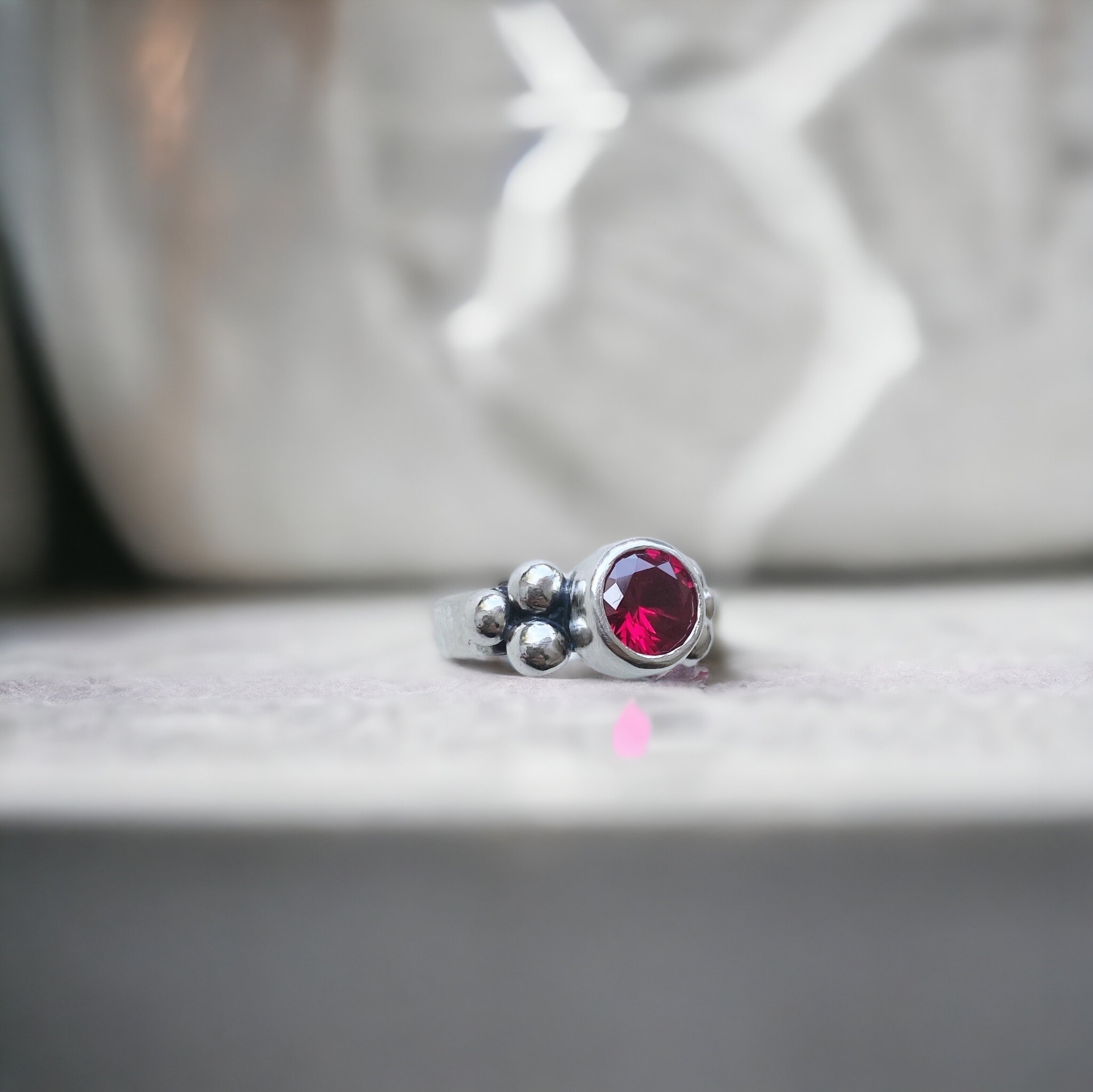 Anillo Elisa Simple - Rubi