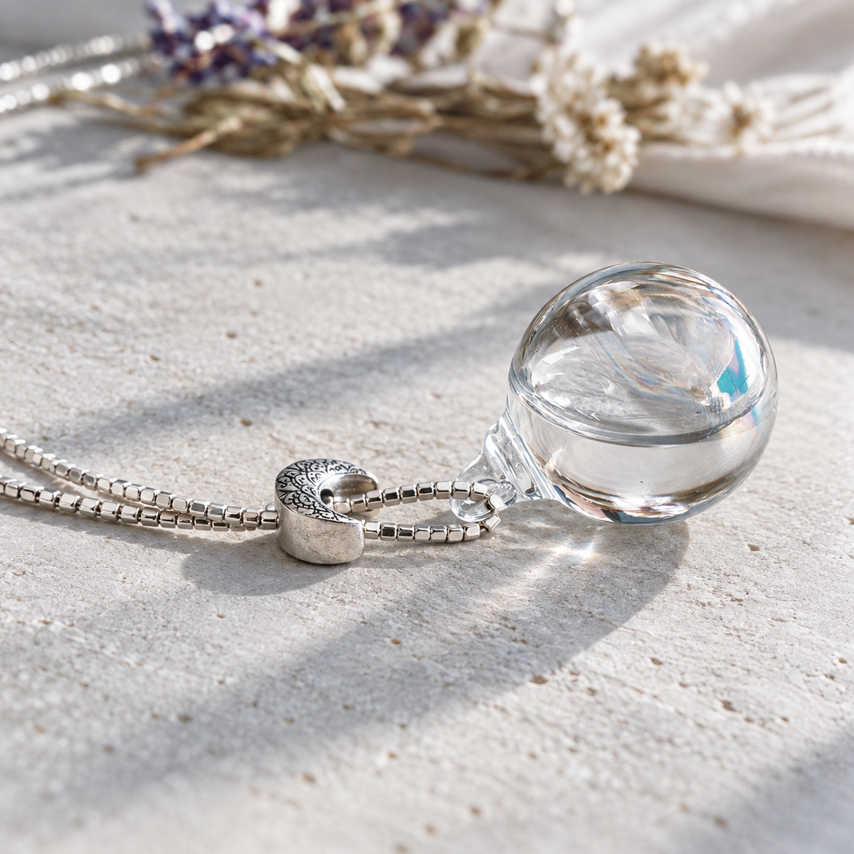 Collar Capsula de Agua de Luna Aura