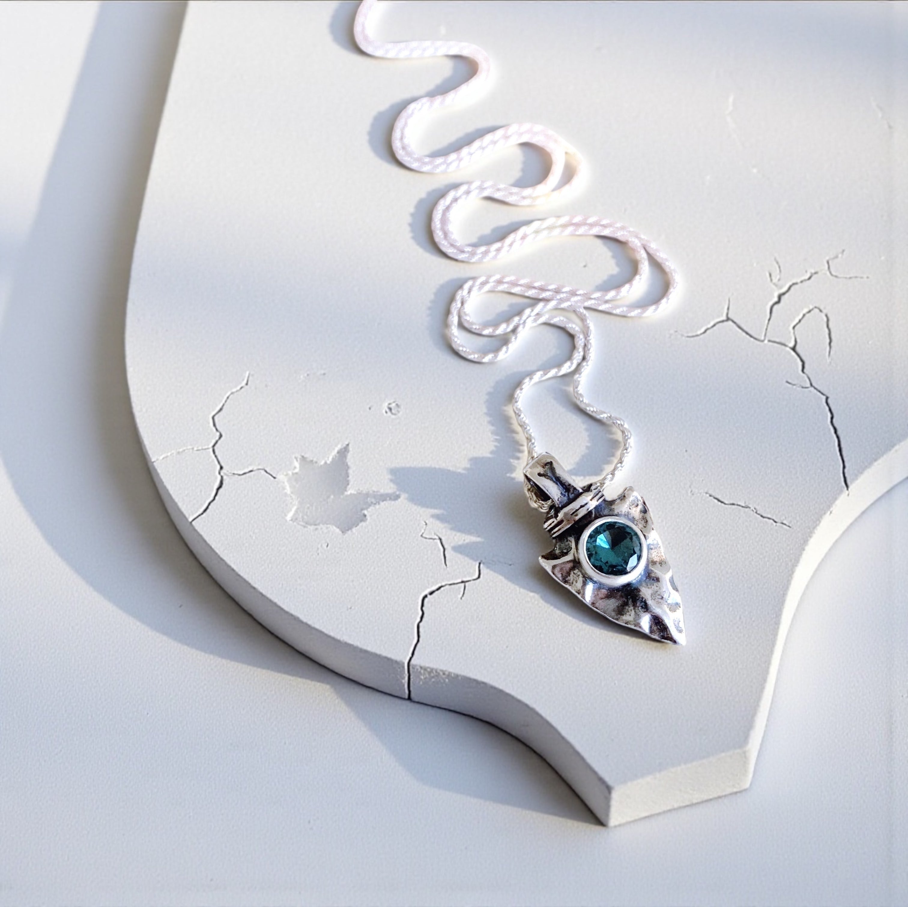 Colgante Punta de Flecha Topacio London Blue