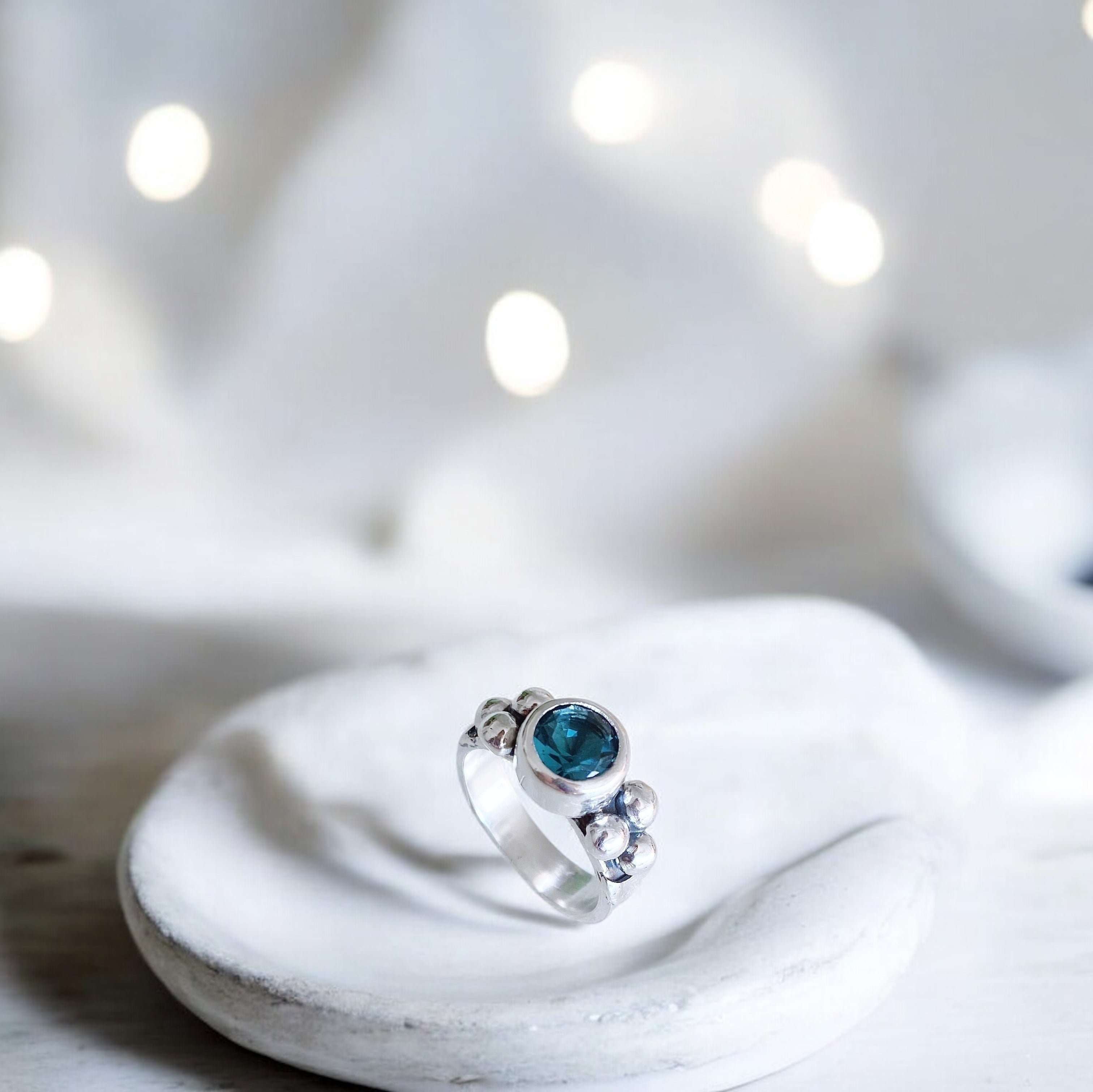 Anillo Elisa Lunar Topacio London Blue