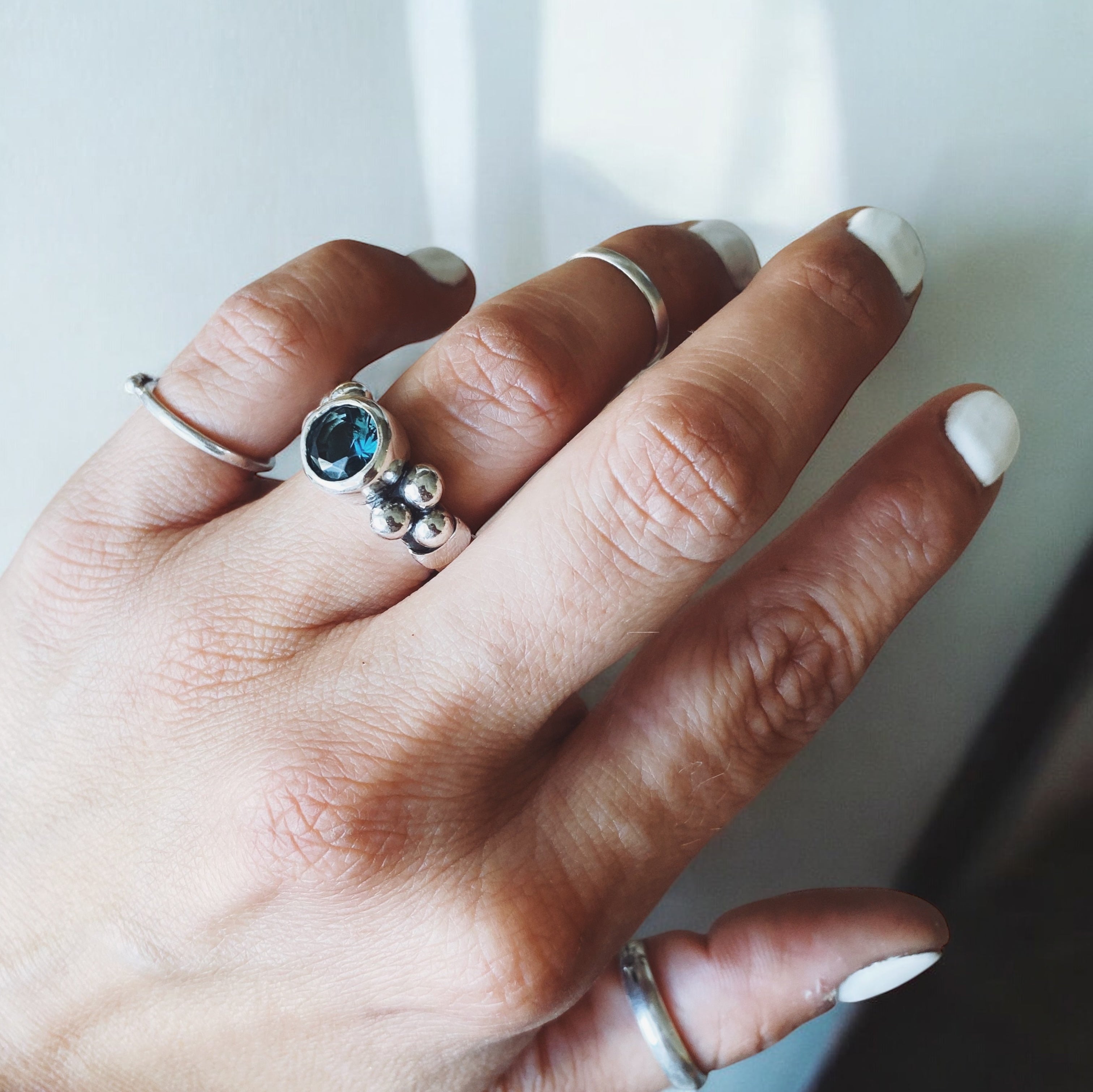 Anillo Elisa Lunar Topacio London Blue