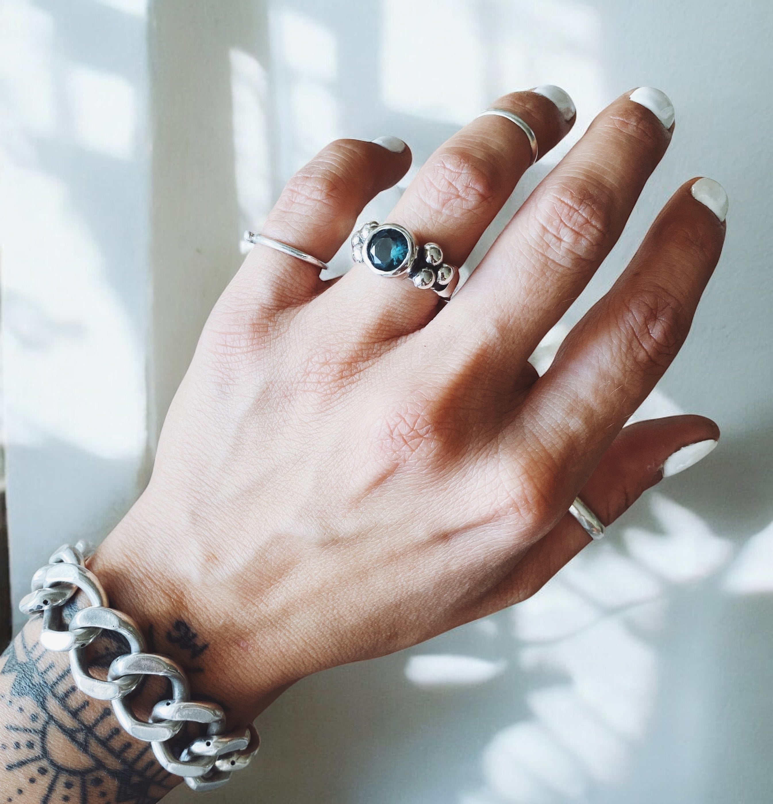 Anillo Elisa Lunar Topacio London Blue