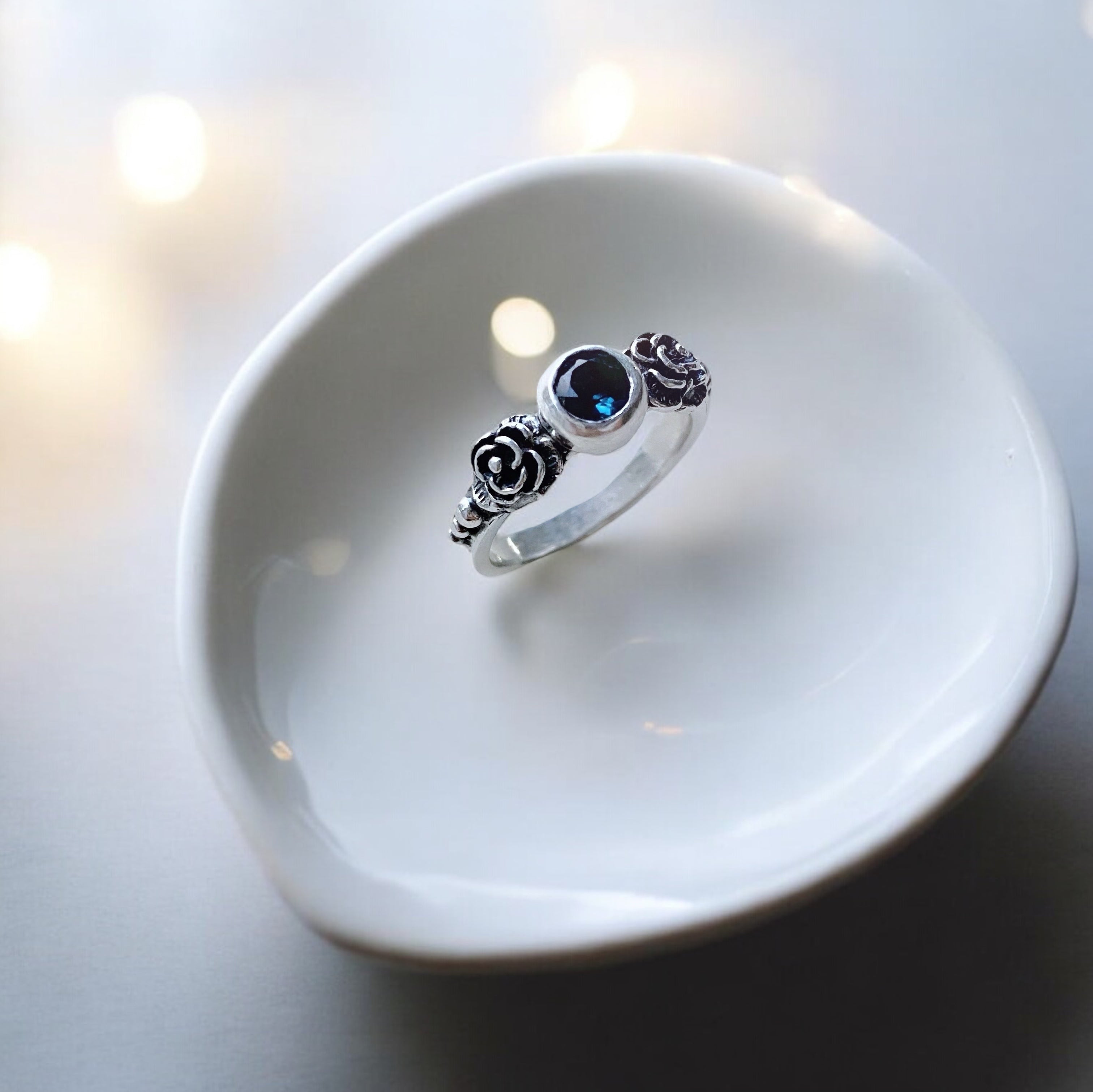 Anillo Camelia / Piedra a elección