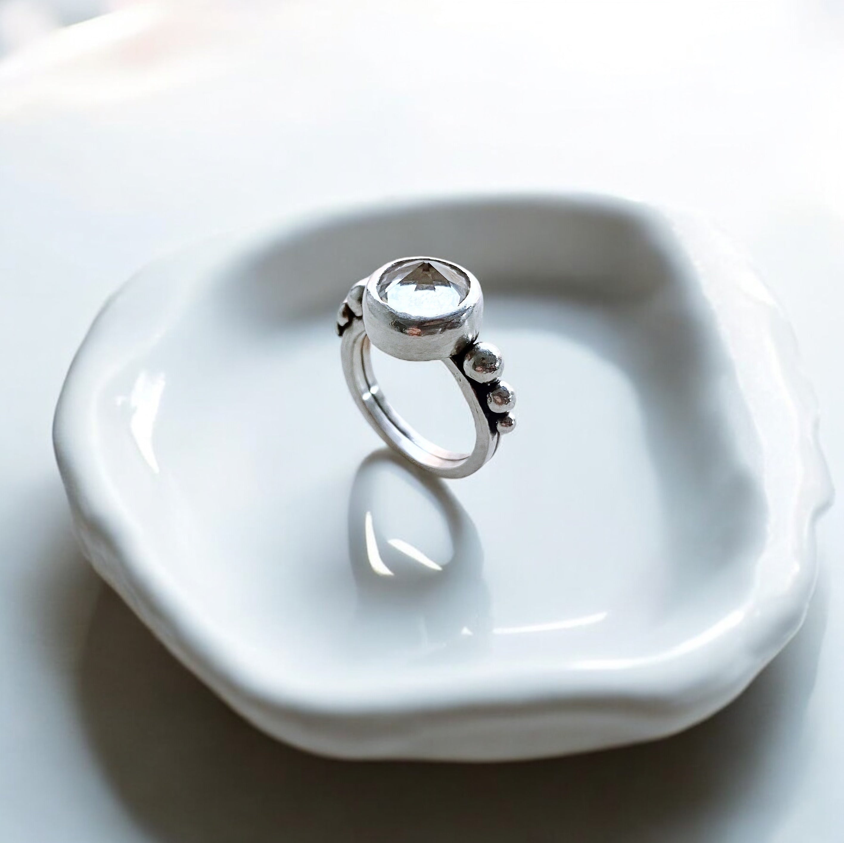 Anillo Flo Spike Doble Argolla Topacio Blanco - PREVENTA