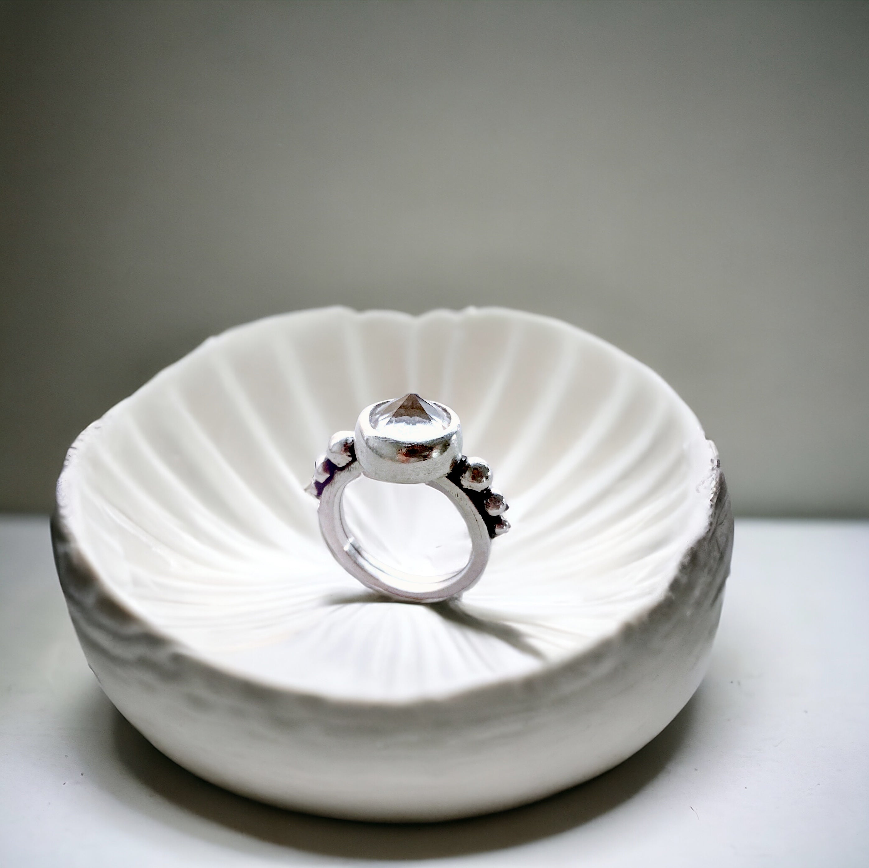 Anillo Flo Spike Doble Argolla Topacio Blanco - PREVENTA