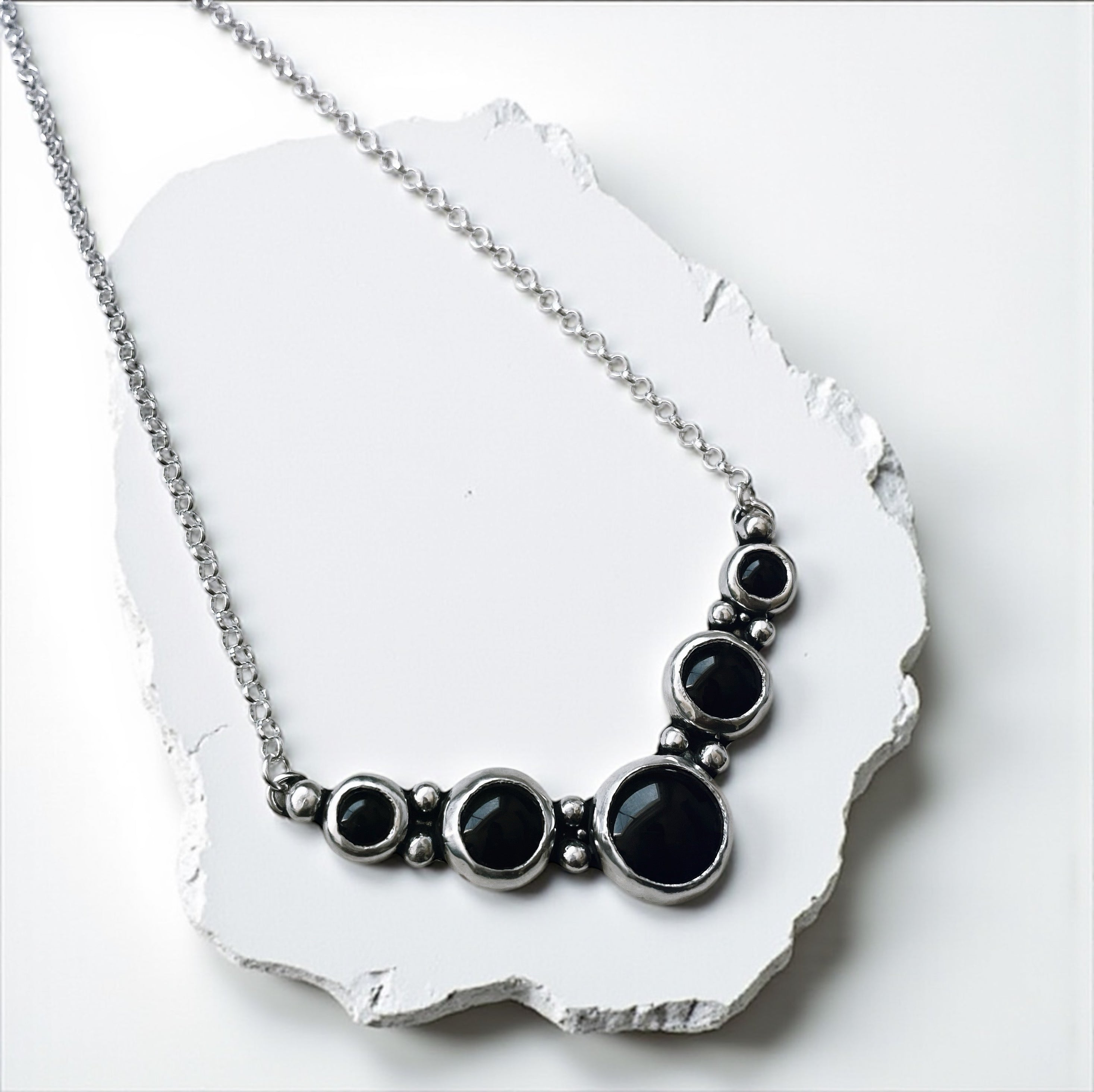 Collar The Black Queen