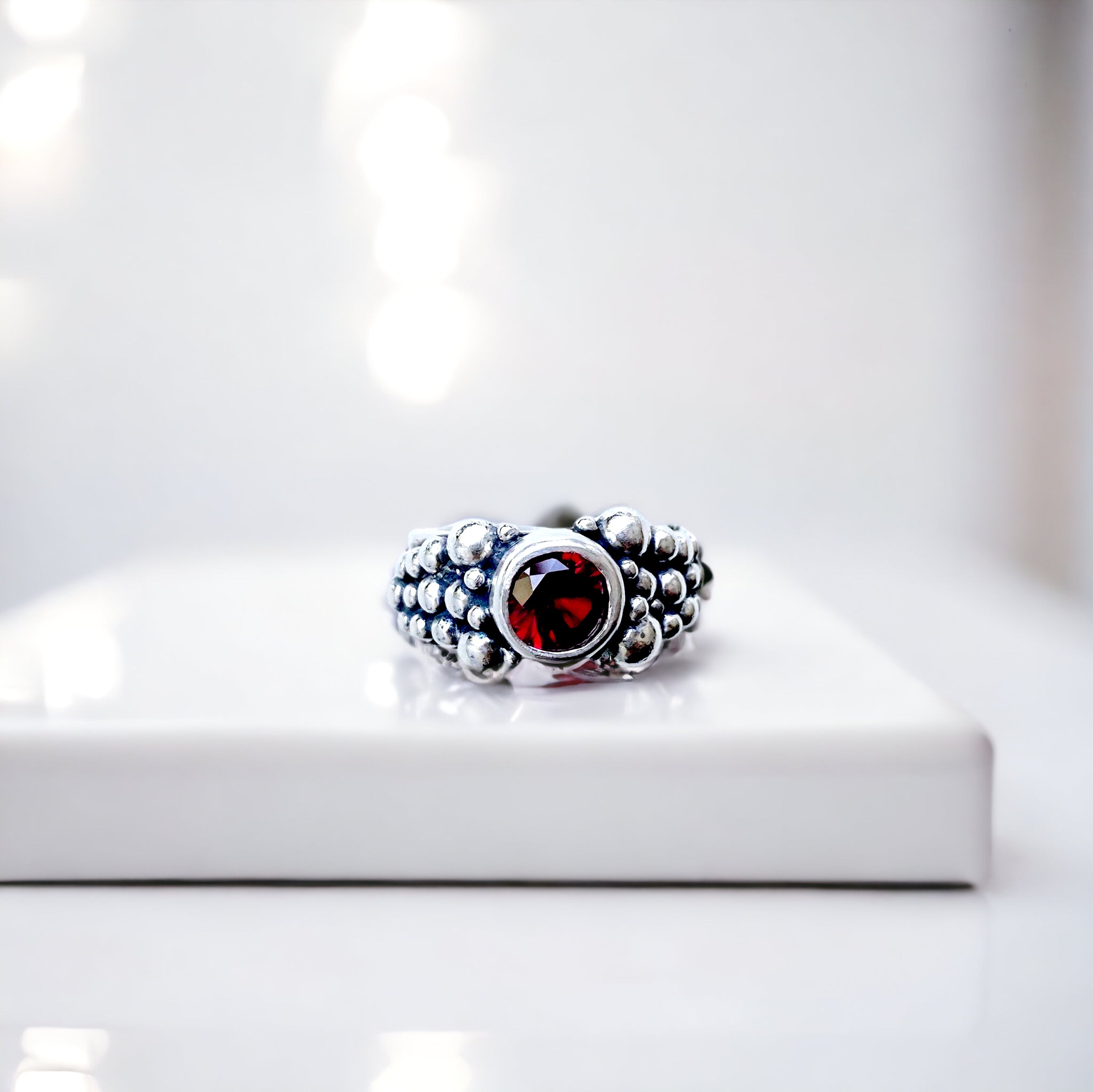 Anillo Empelotado Ruby