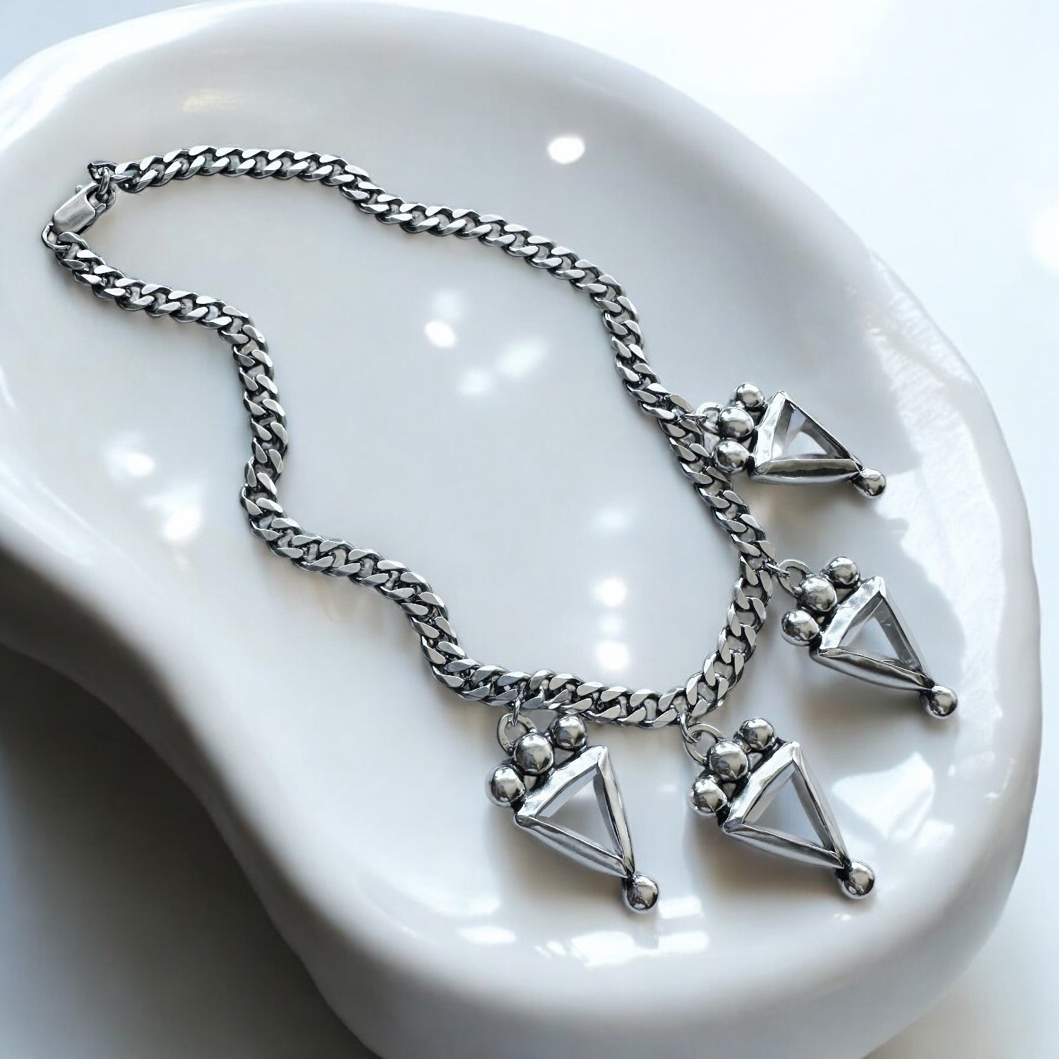 Collar Drops of Jupiter