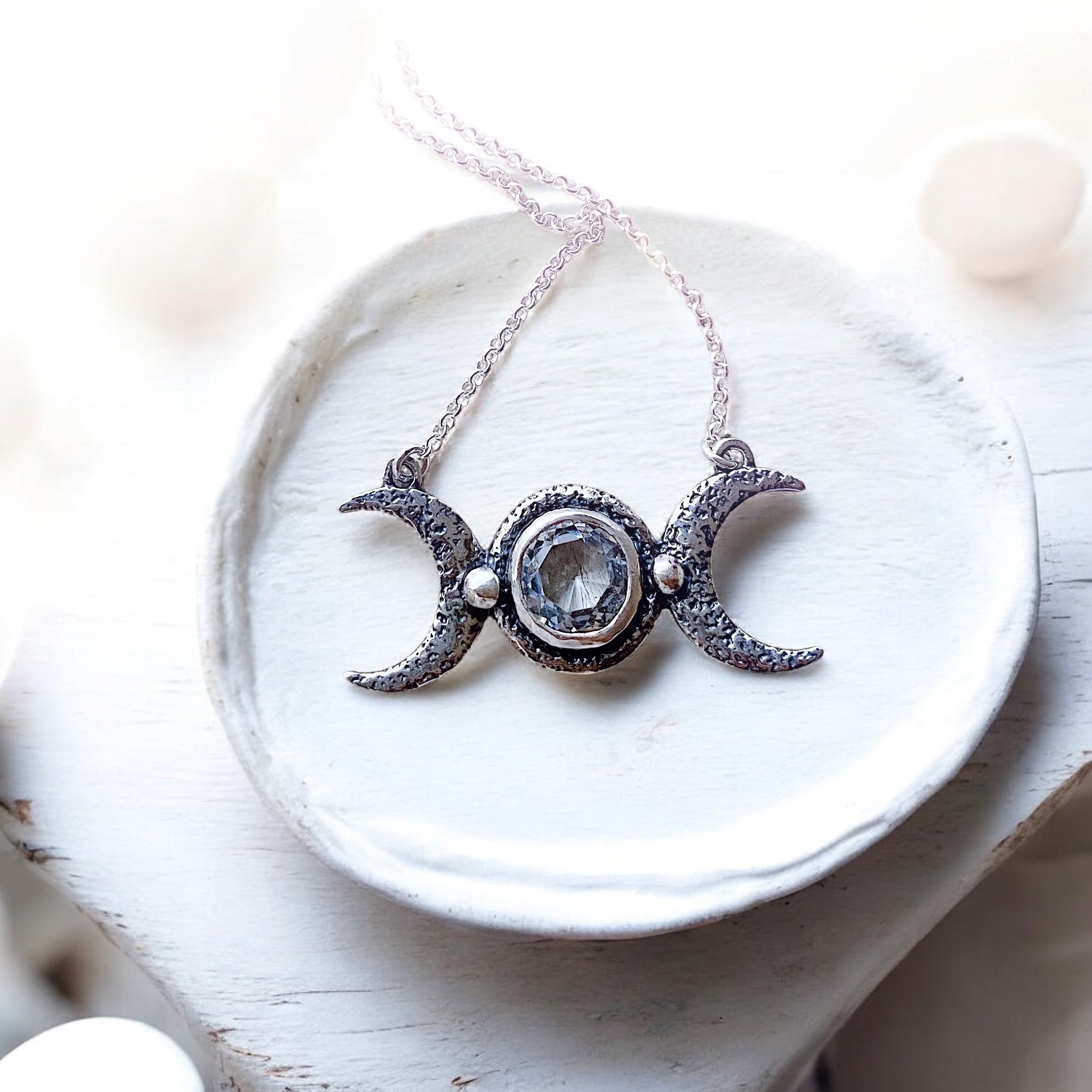 Collar Hecate Diamond Topacio Blanco - PREVENTA