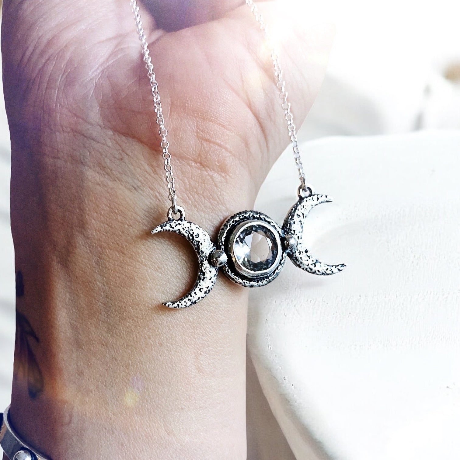 Collar Hecate Diamond Topacio Blanco - PREVENTA
