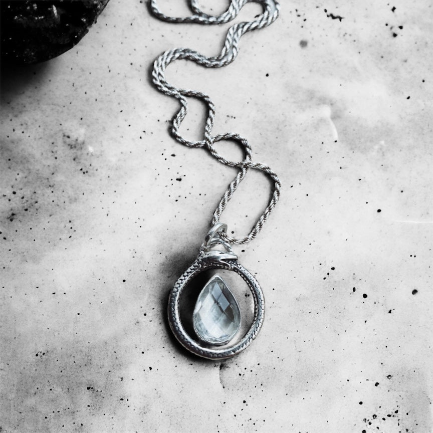 Colgante Ouroboros gota Cuarzo Briolette