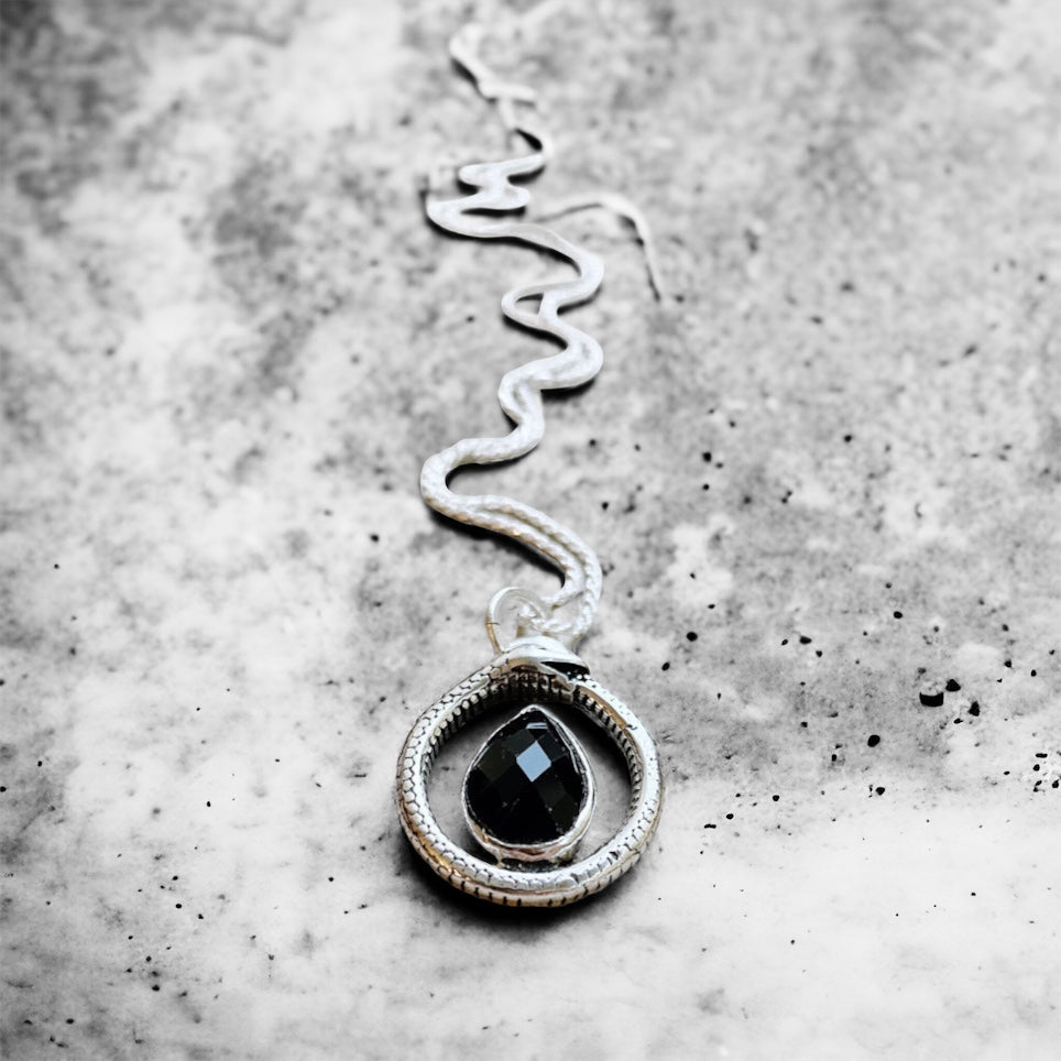 Colgante Ouroboros Gota Onix Briolette