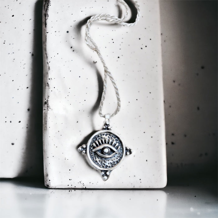 Collar Medalla Lucky eye