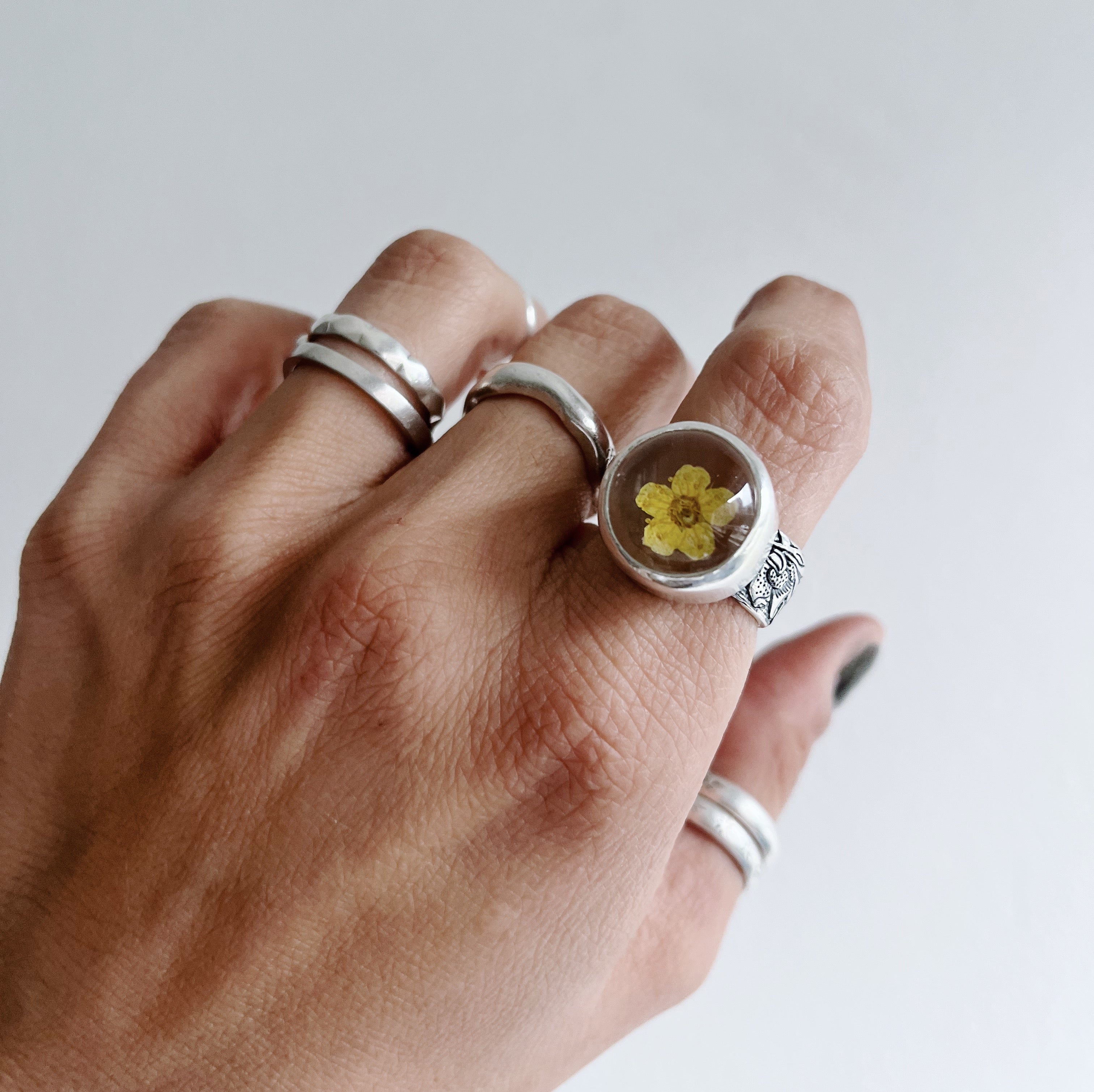 Anillo Florcita Encapsulada / sunny