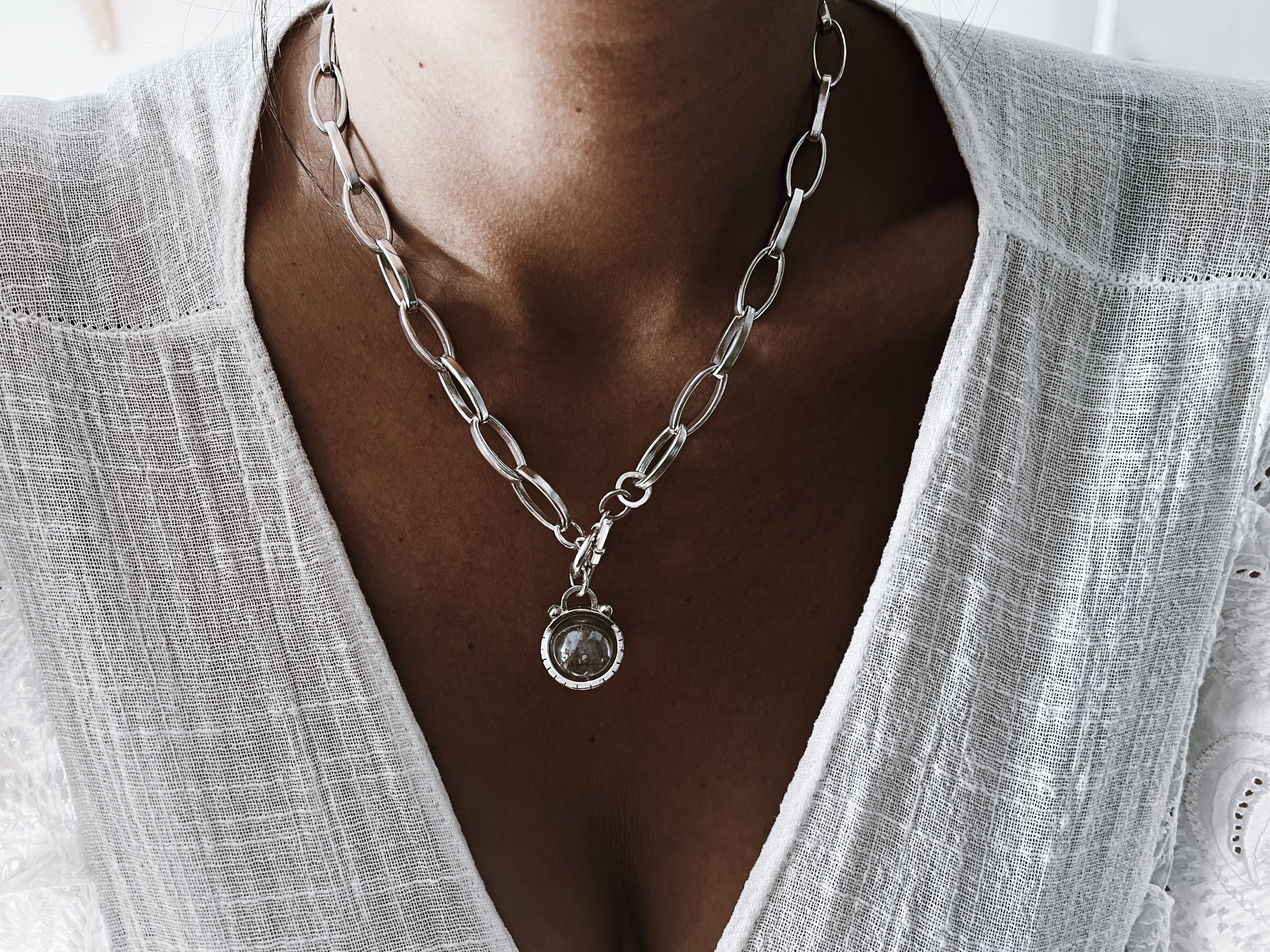 Collar Cadena Uma + Halo Cristal