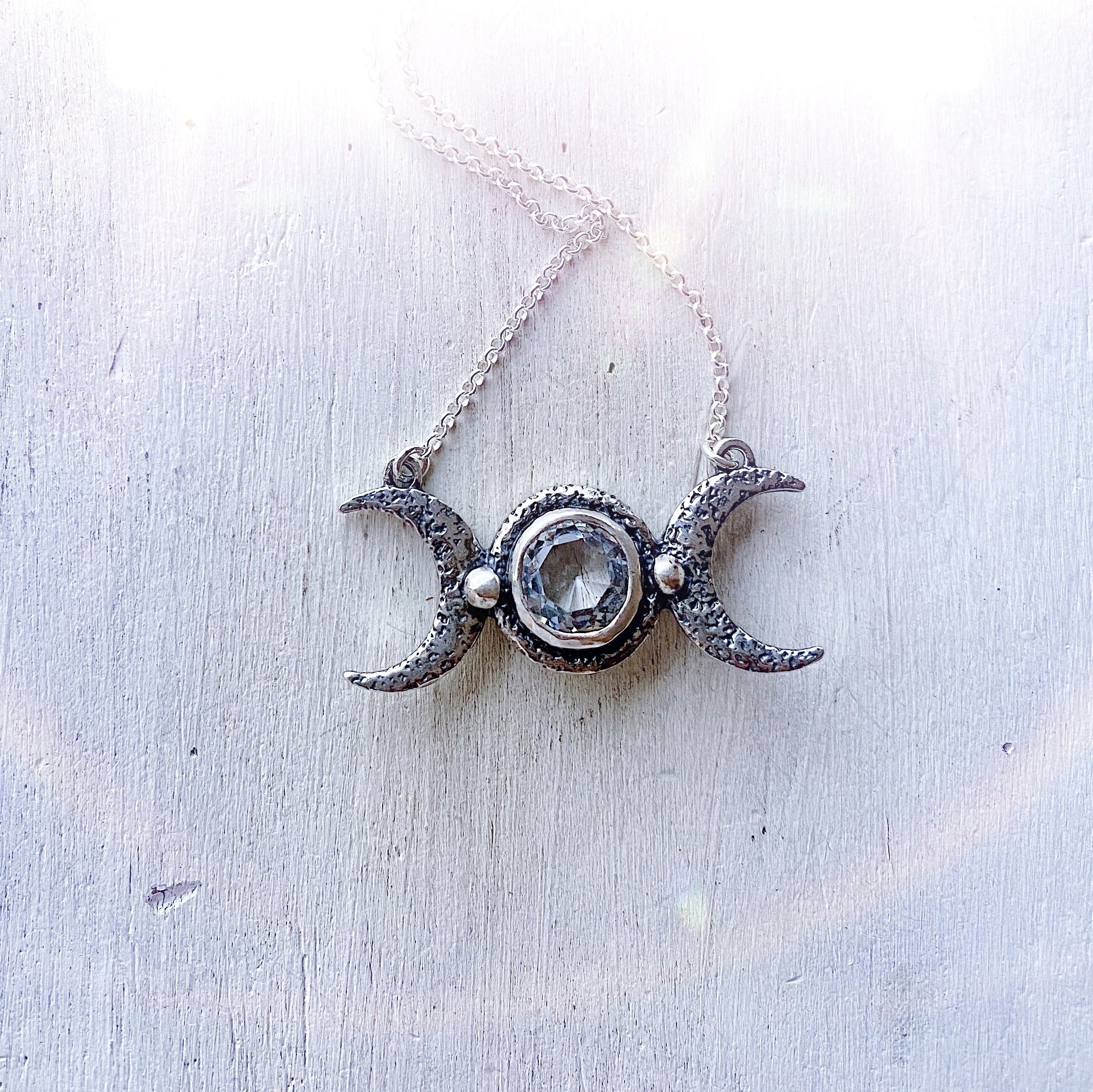 Collar Hecate Diamond Topacio Blanco