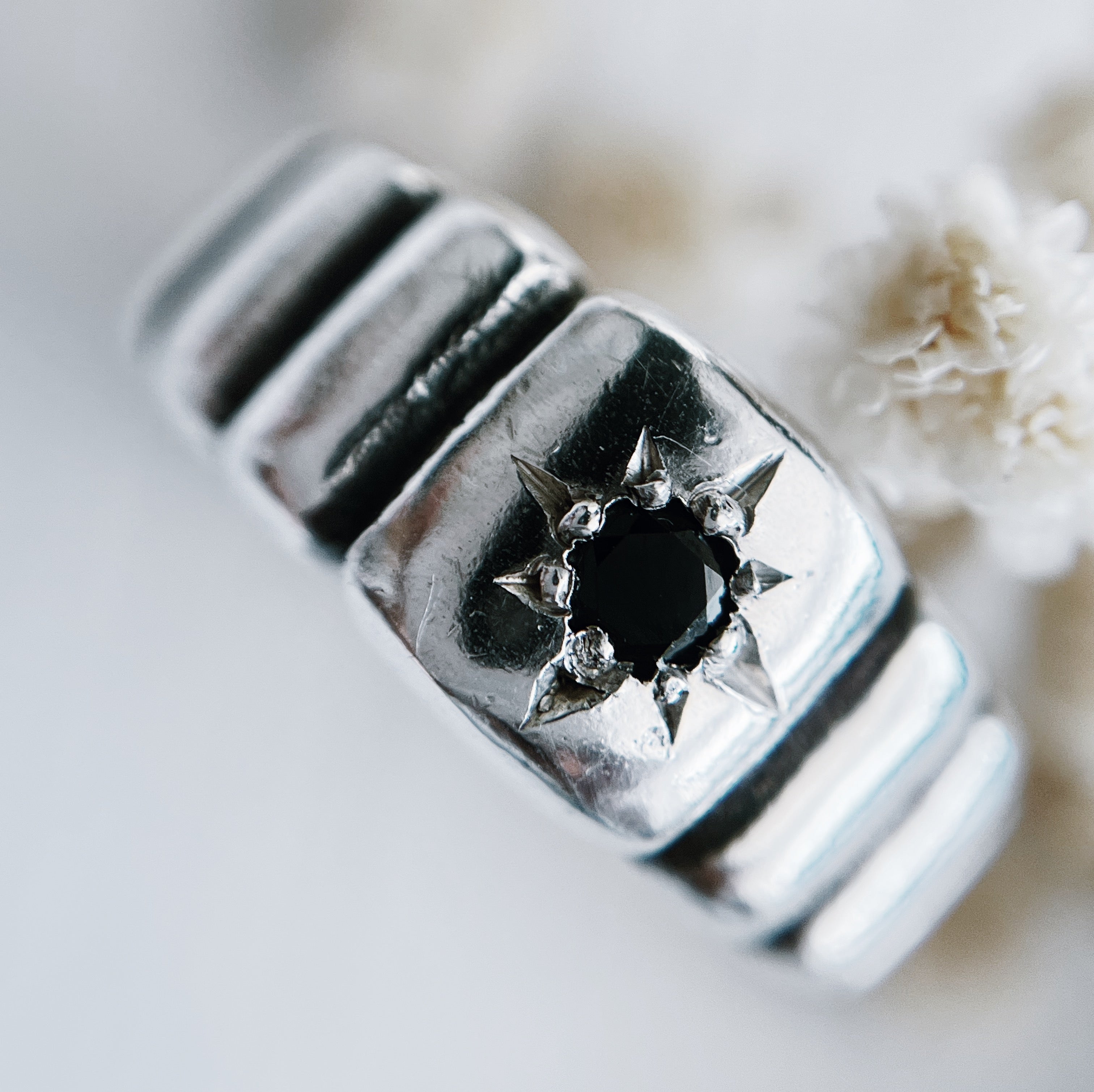 Anillo Empire