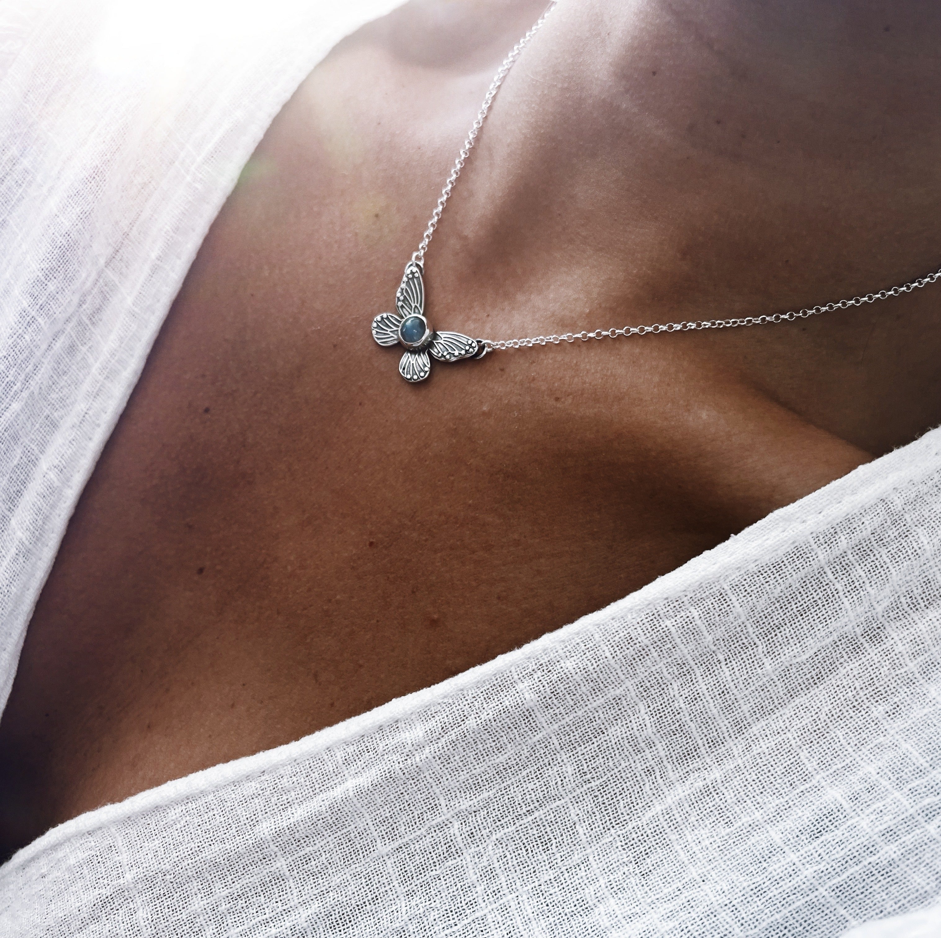 Collar Mariposita