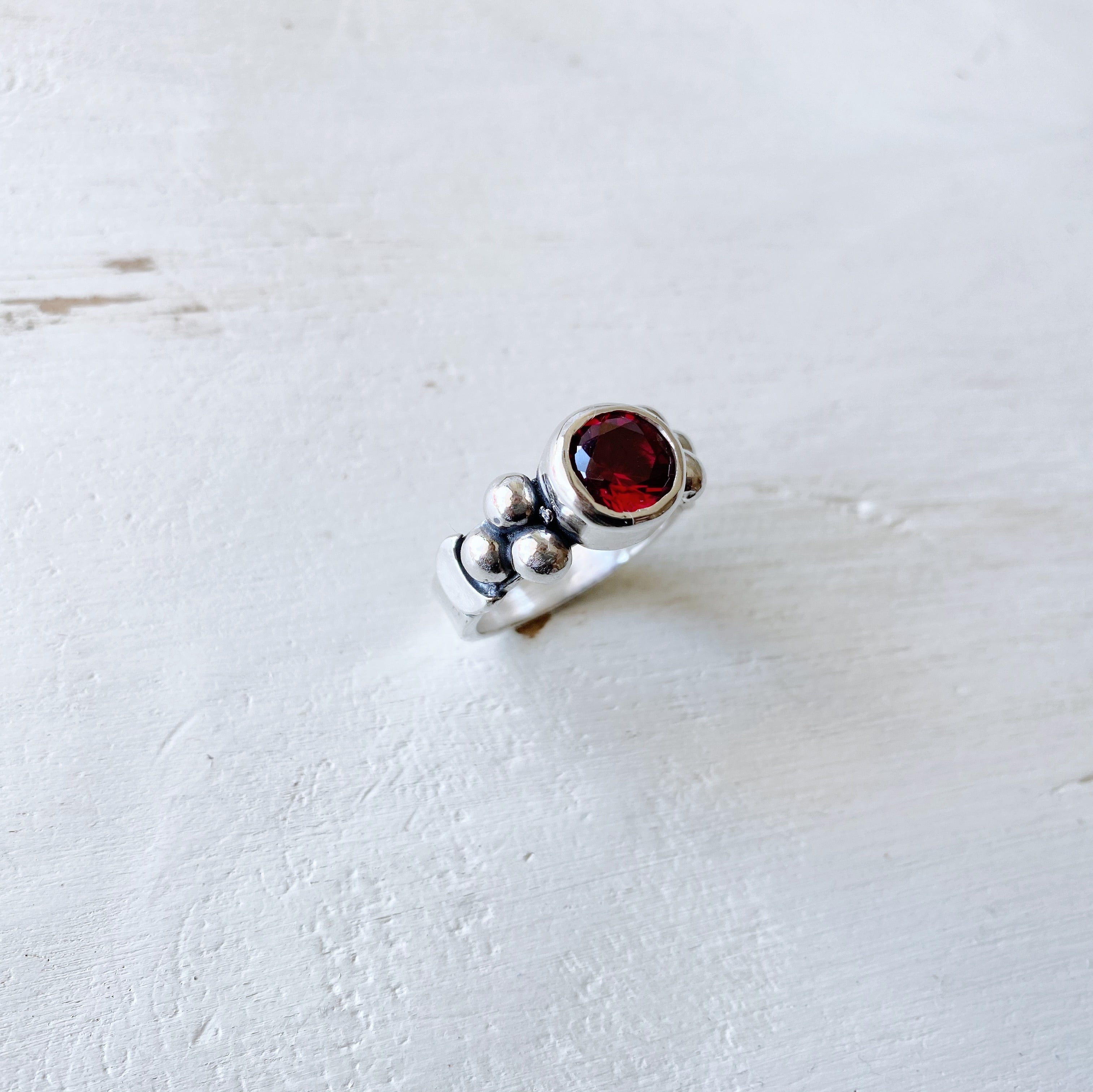 Anillo Elisa Lunar Rubi