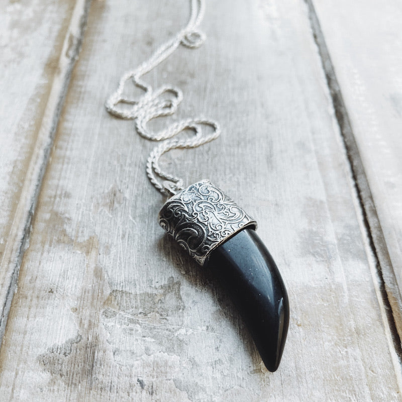 Colgante Colmillo Flamenco Onix