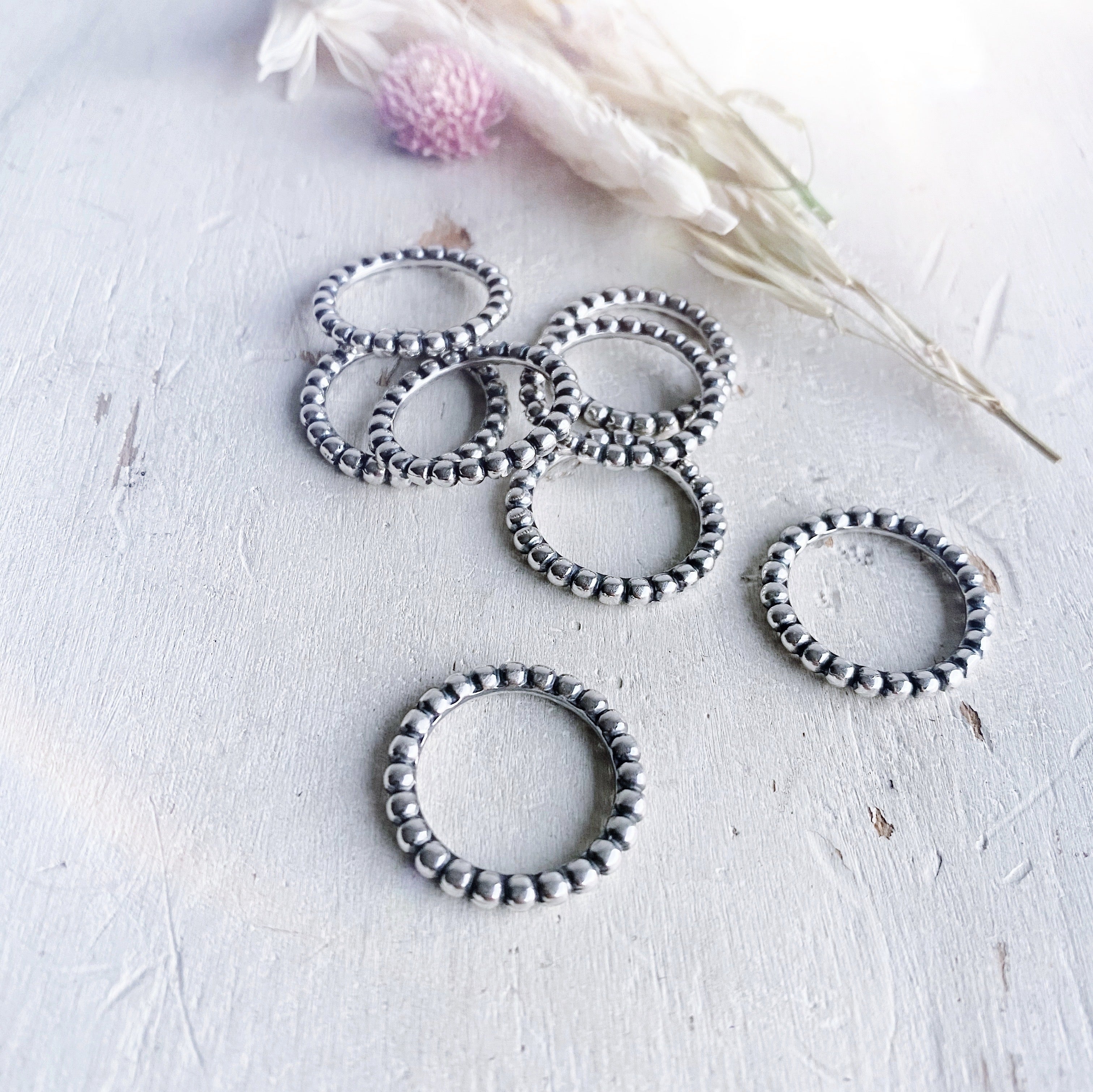 Anillo Pelotitas