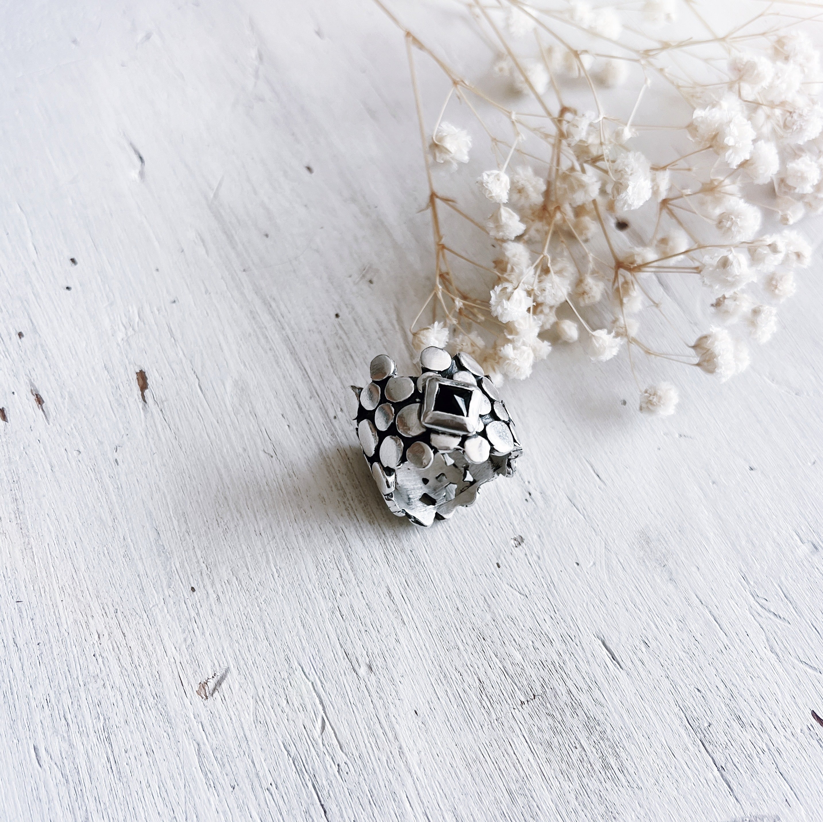 Anillo Rocas Rombo Onix