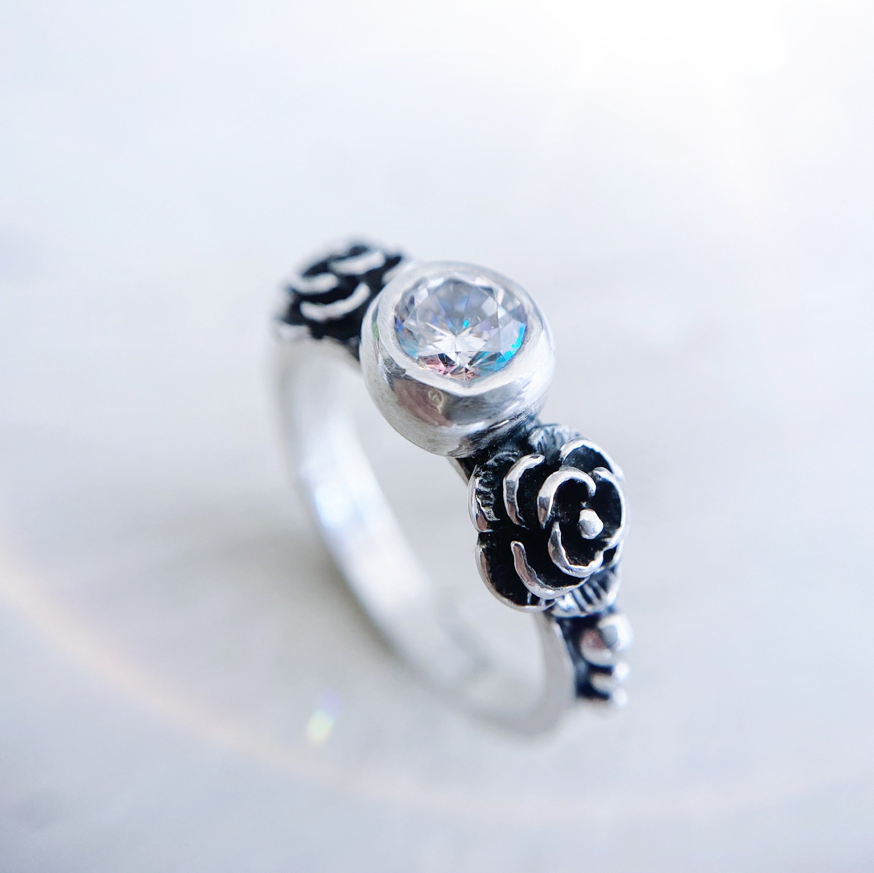 Anillo Camelia / Piedra a elección