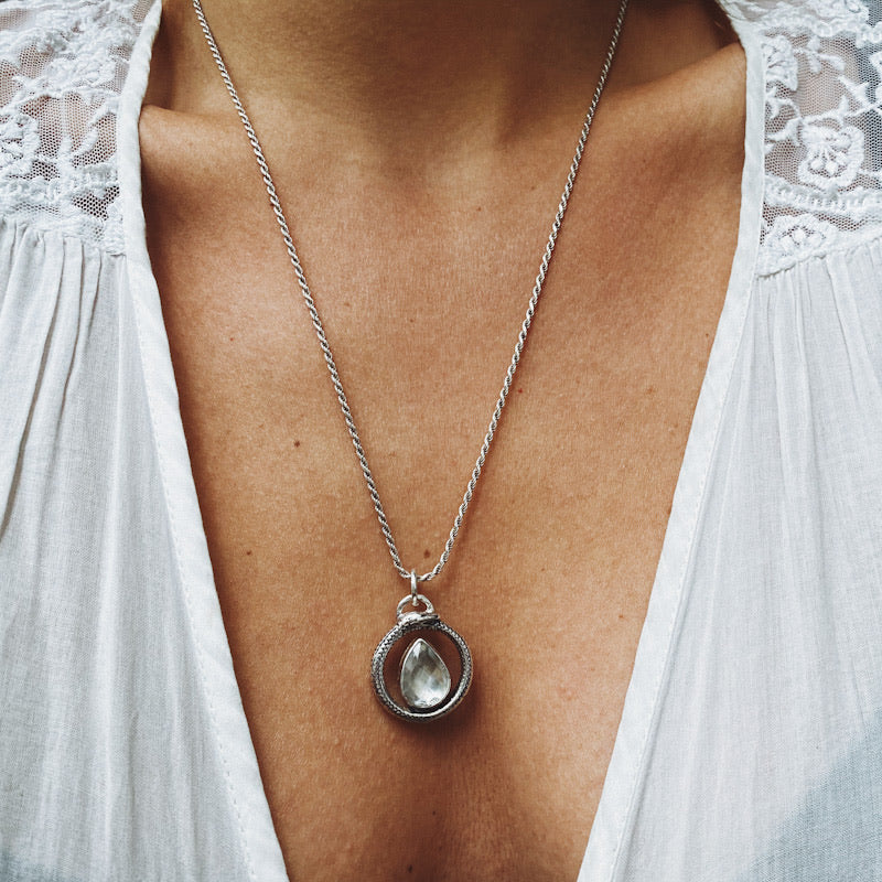Colgante Ouroboros gota Cuarzo Briolette