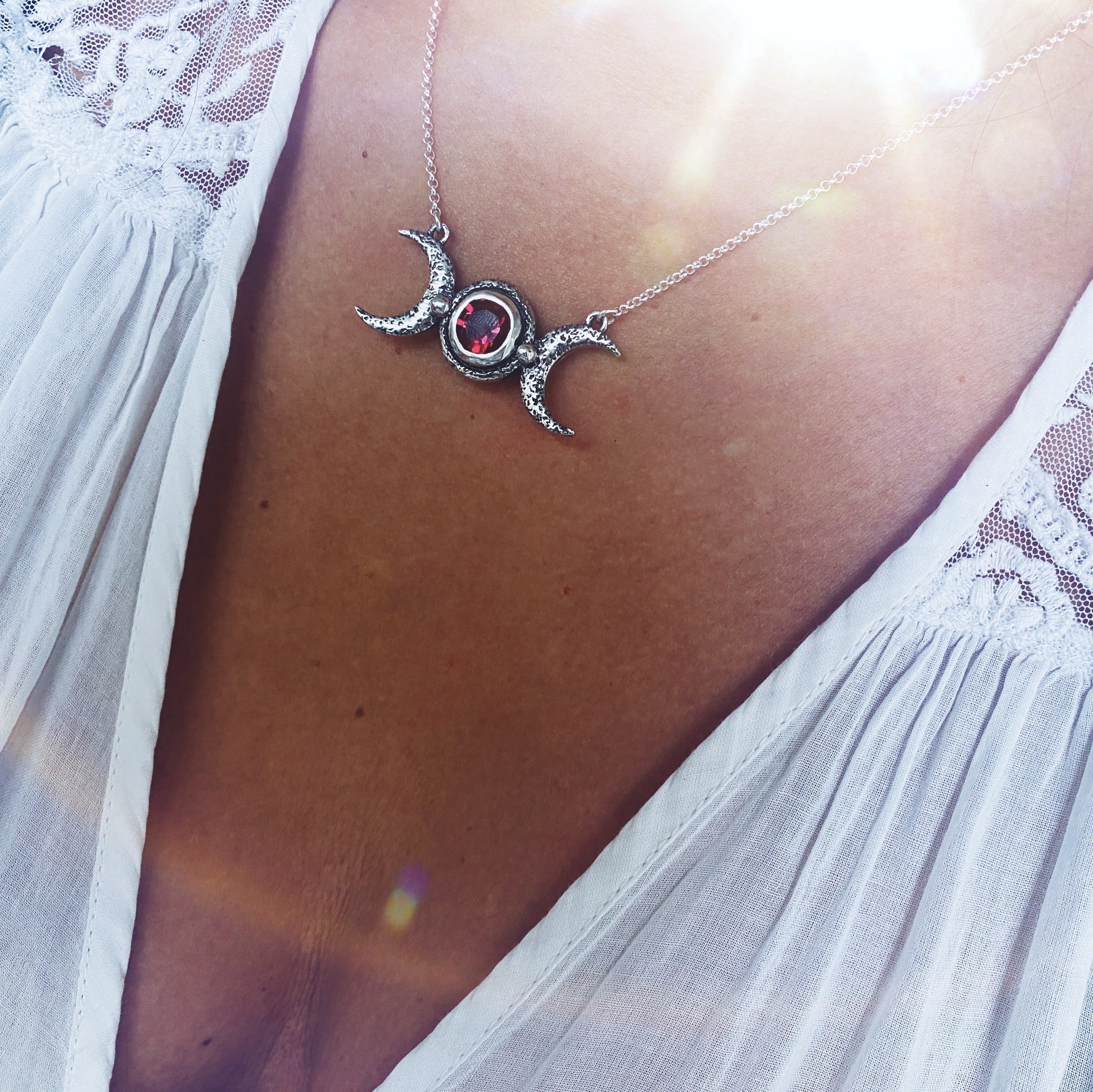 Collar Hecate Ruby