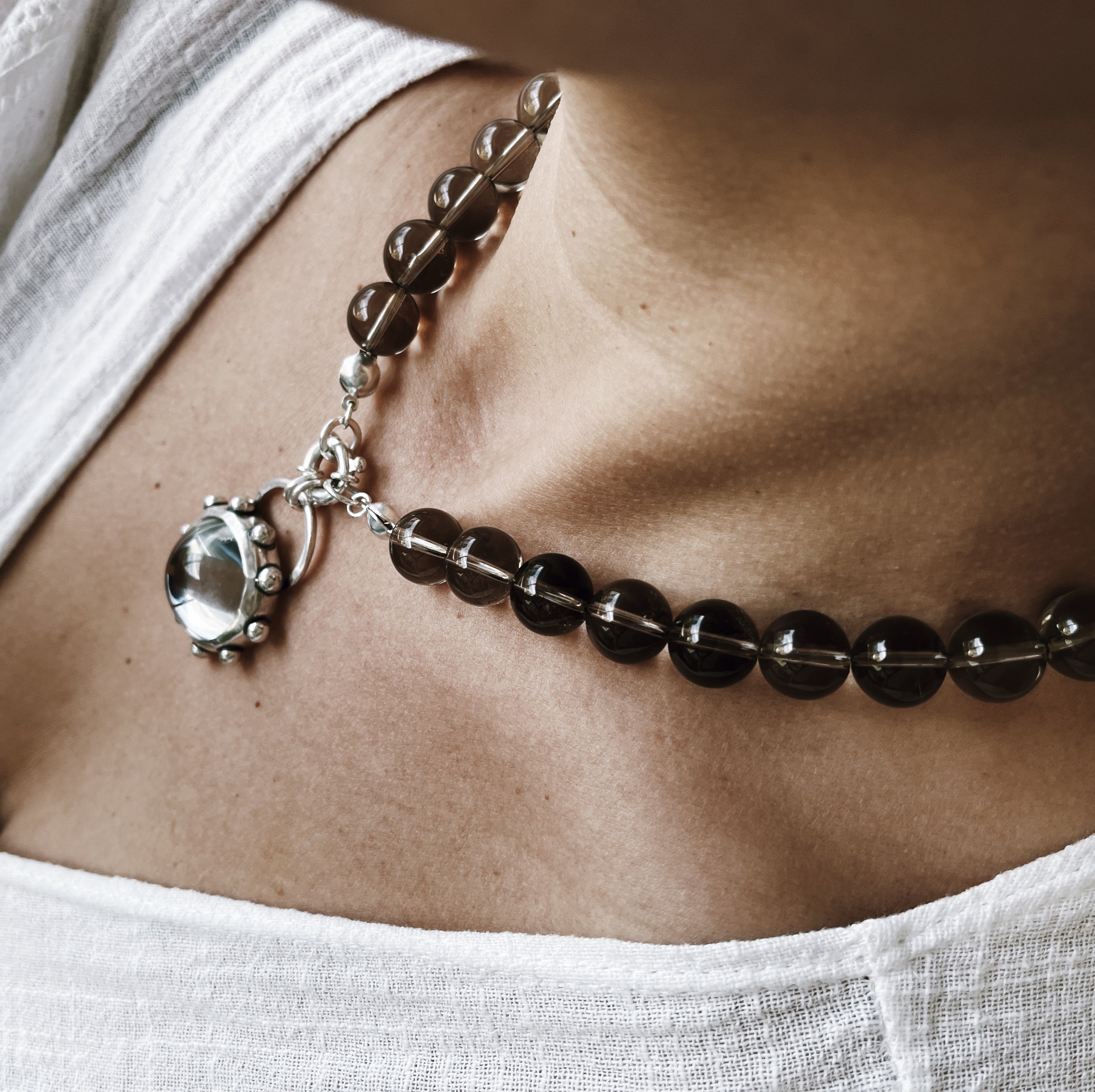 Collar Rocking Balls Cuarzo Ahumado
