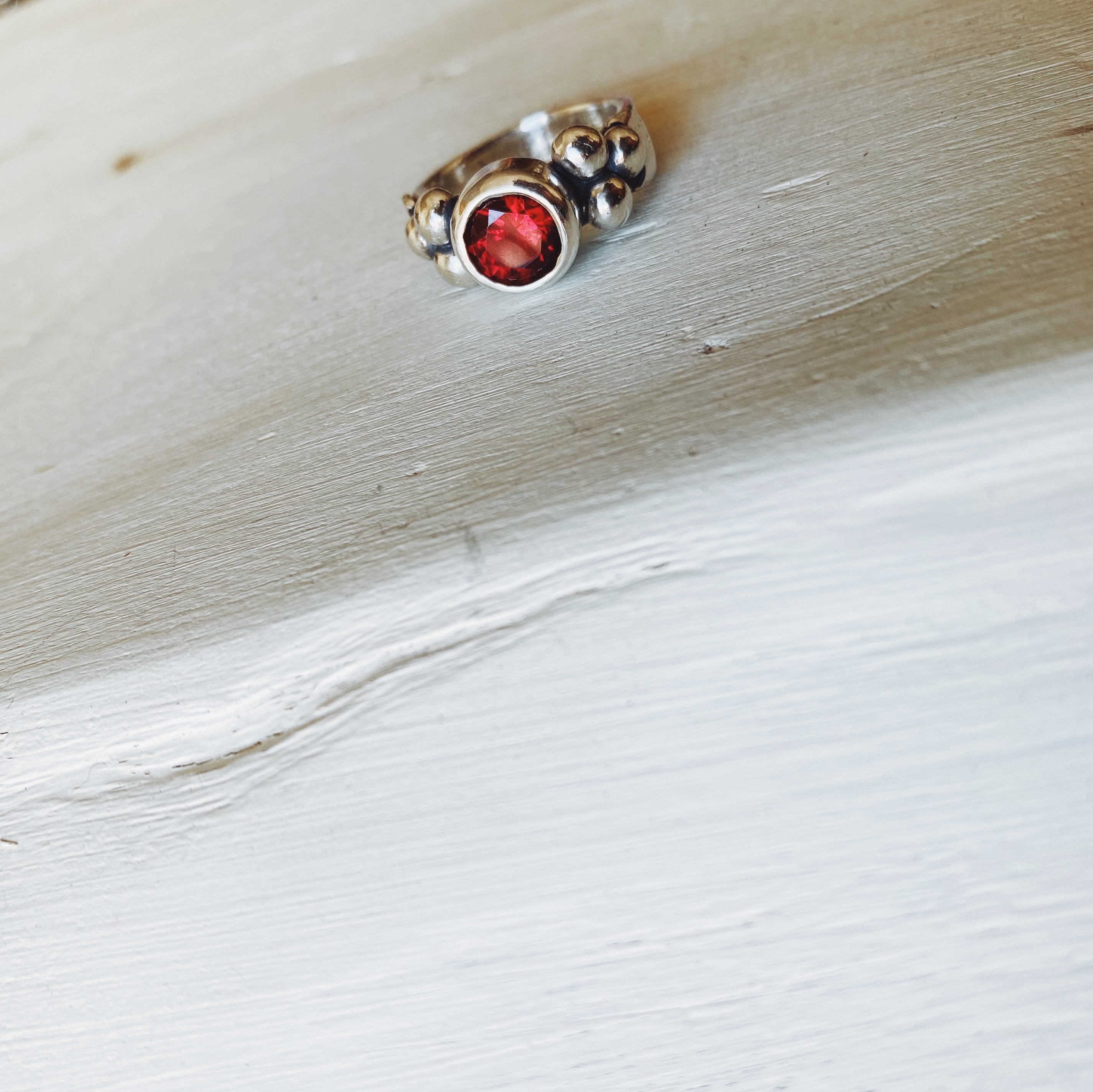 Anillo Elisa Lunar Rubi
