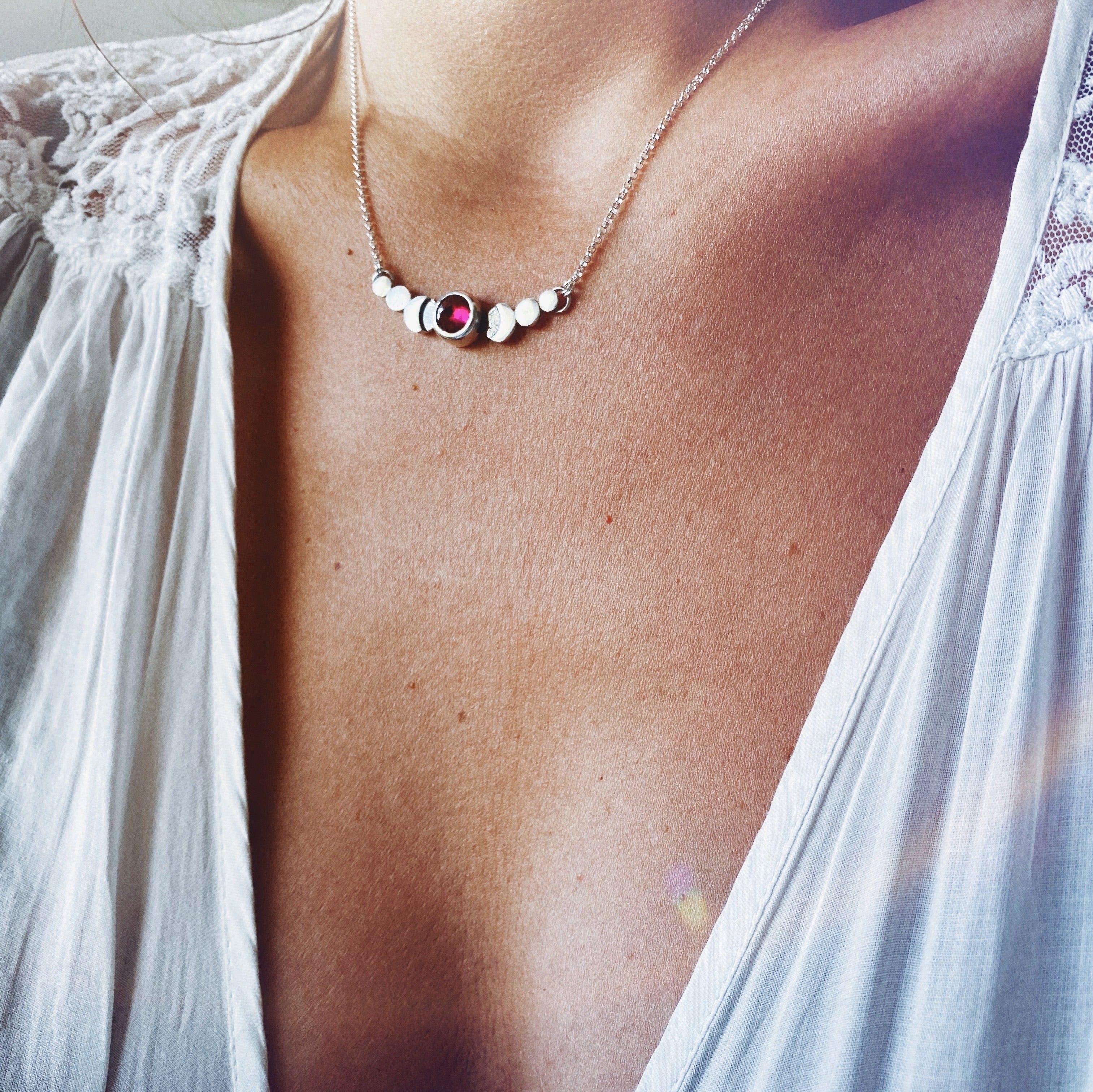 Collar Fases Very Moon Rubi