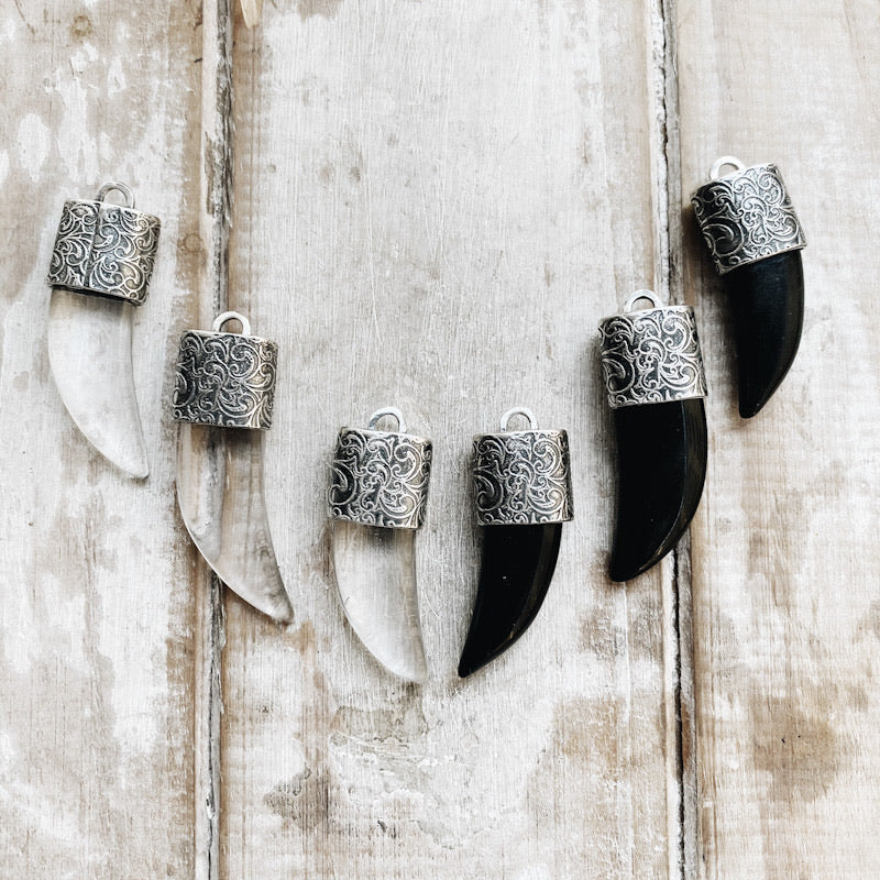 Colgante Colmillo Flamenco Onix
