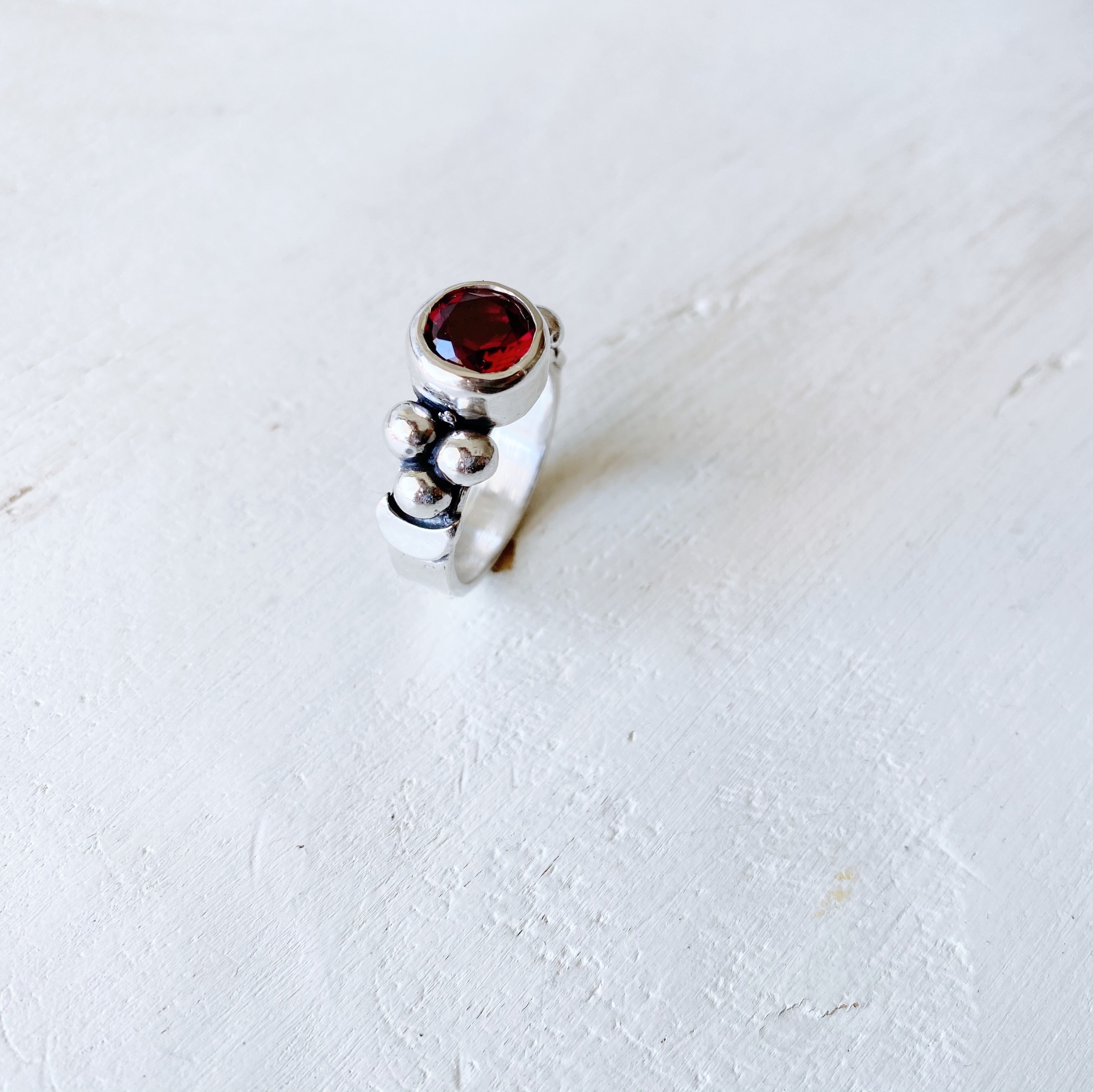 Anillo Elisa Lunar Rubi