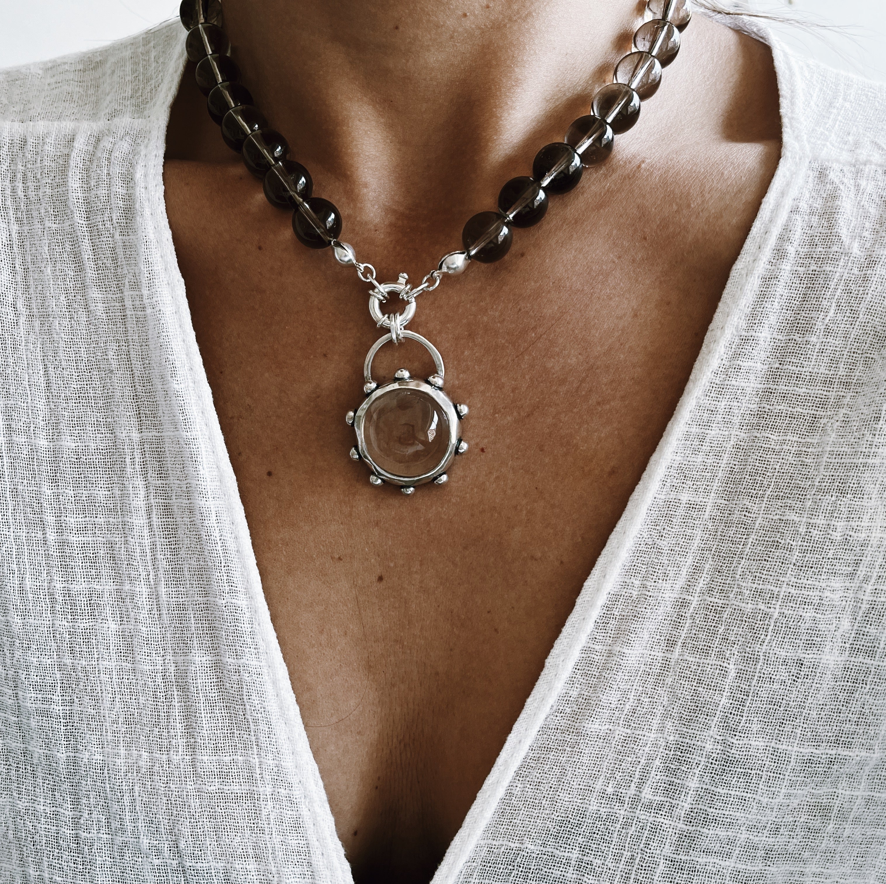 Collar Rocking Balls Cuarzo Ahumado